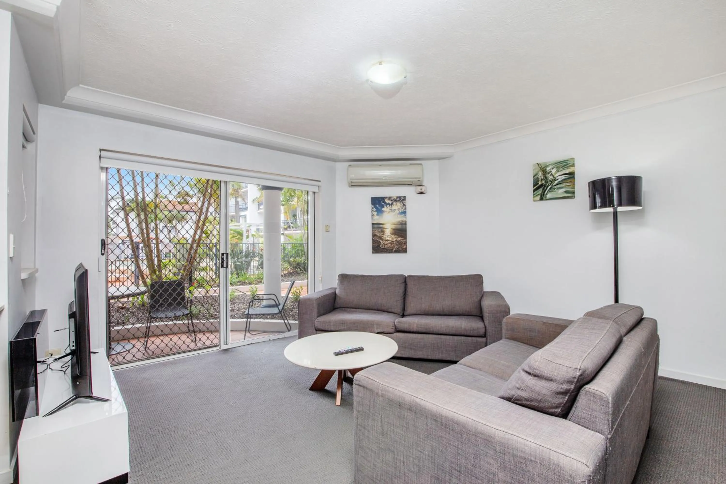 Blue Water Bay Luxury Villas - Southport
