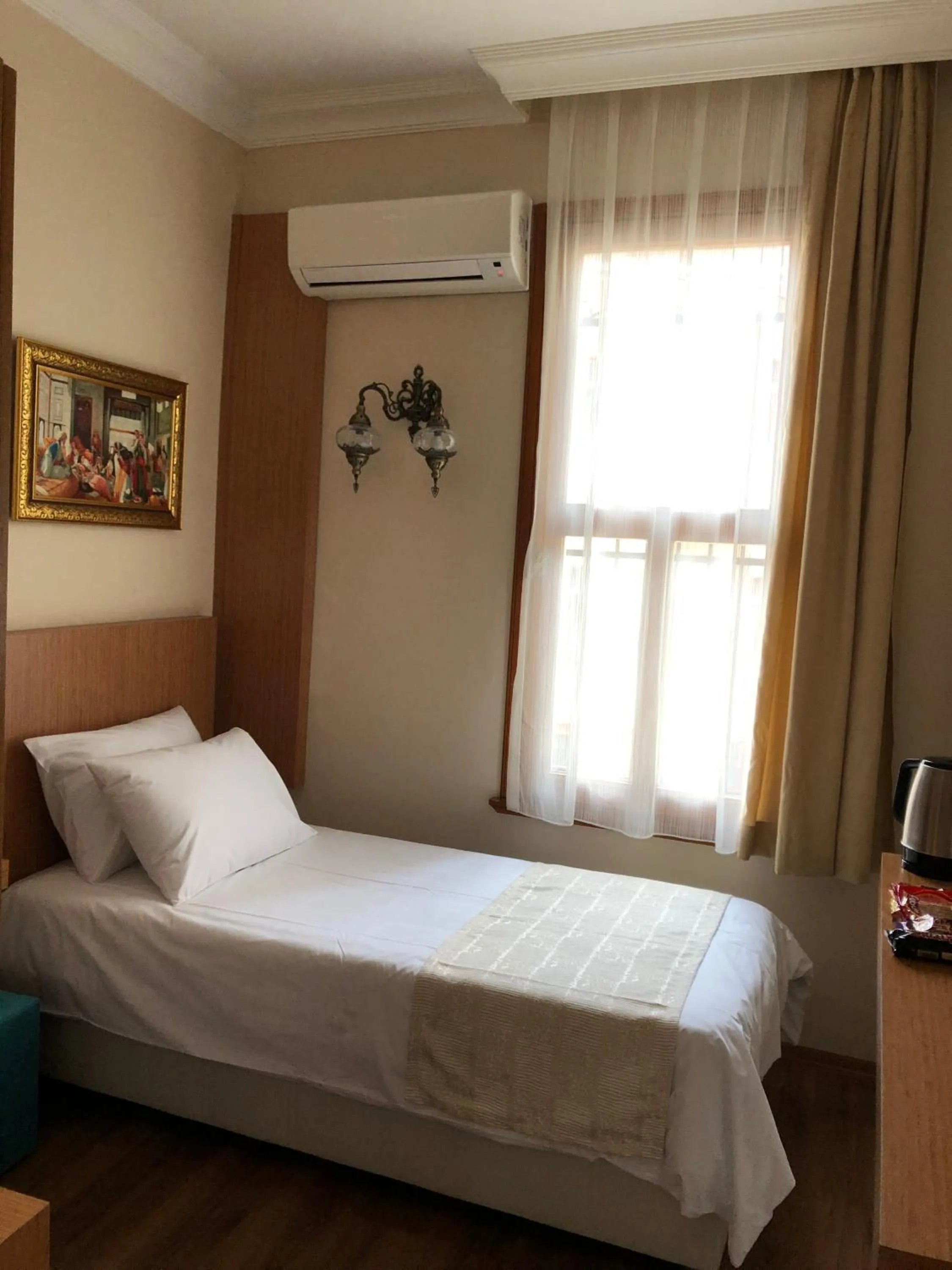 Photo of the whole room, Bed in Ottoman's Pearl Hotel