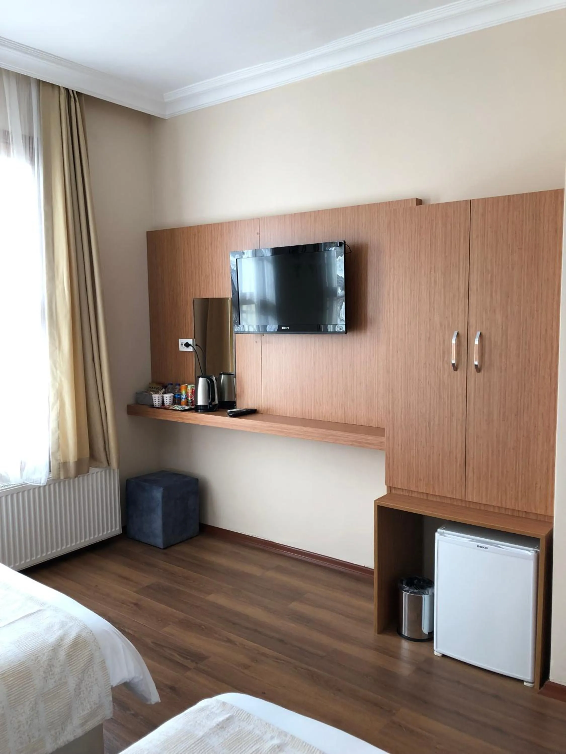 Photo of the whole room, Bed in Ottoman's Pearl Hotel