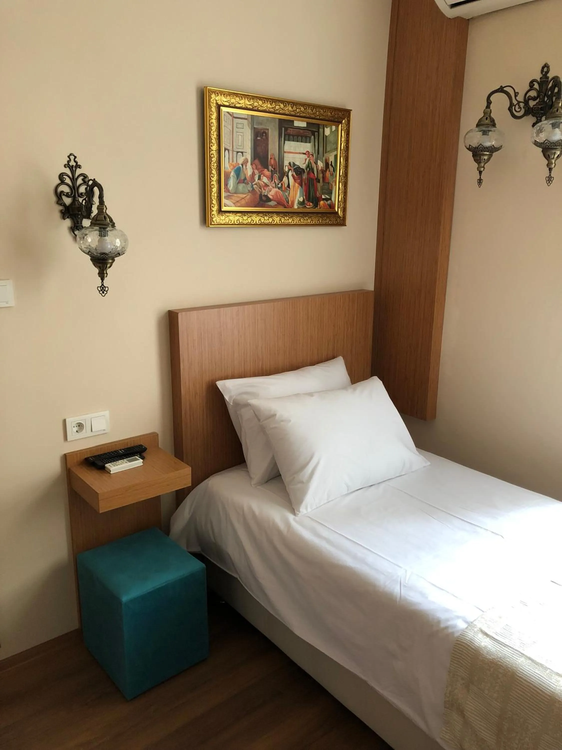 Photo of the whole room, Bed in Ottoman's Pearl Hotel