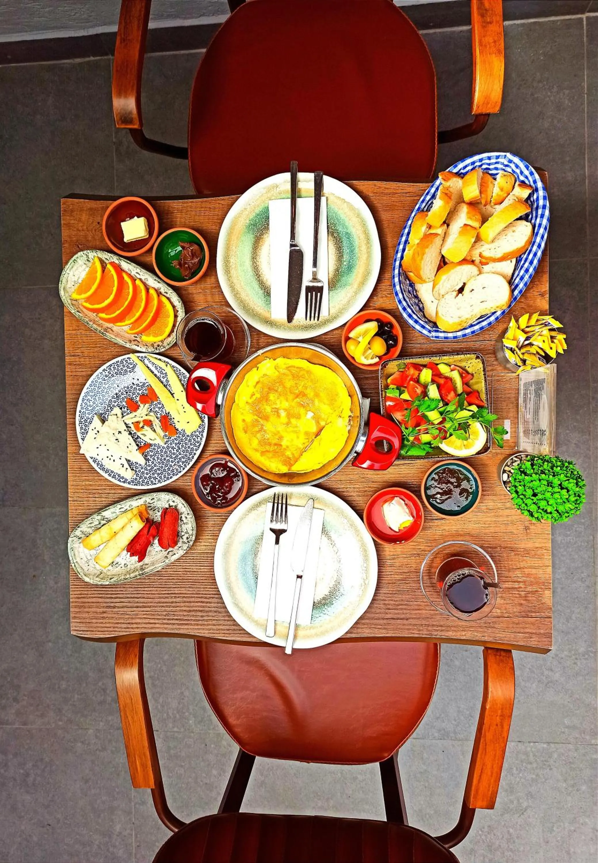 Restaurant/places to eat in Ottoman's Pearl Hotel