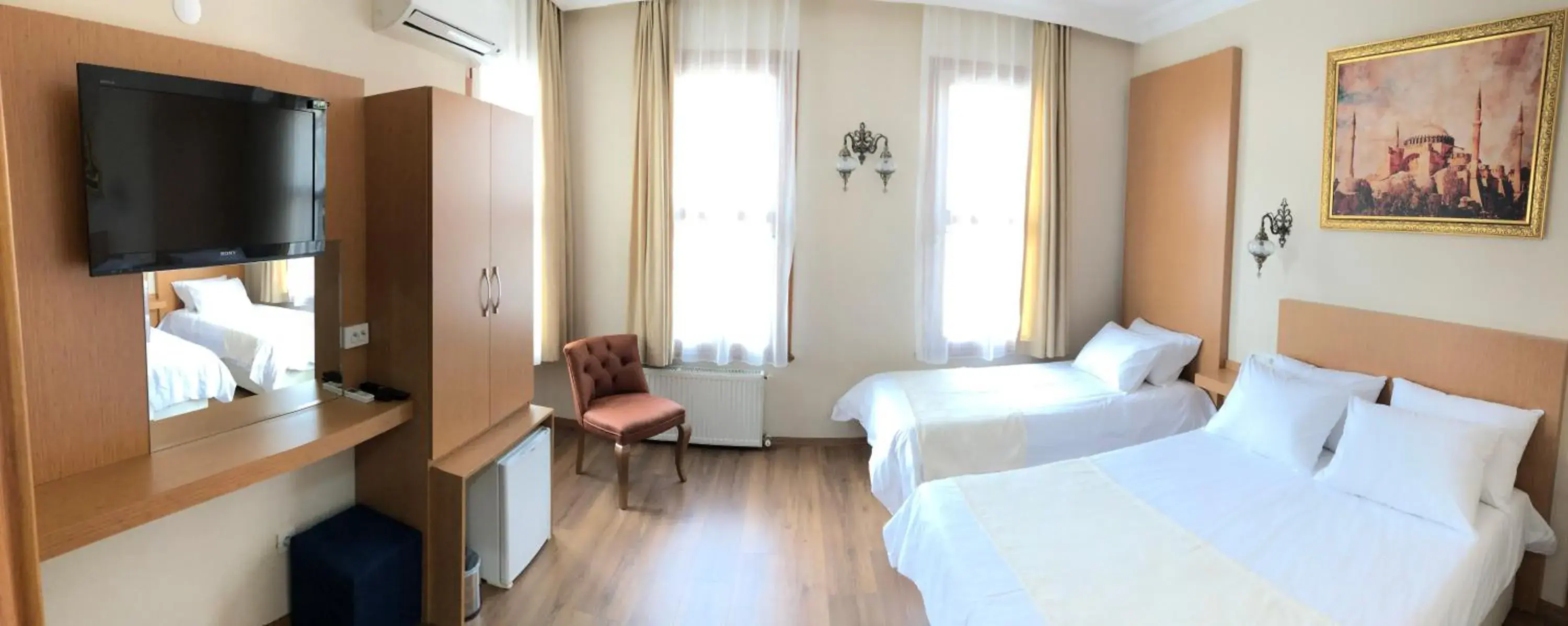 Photo of the whole room, Bed in Ottoman's Pearl Hotel Photo of the whole room, Bed in Ottoman's Pearl Hotel