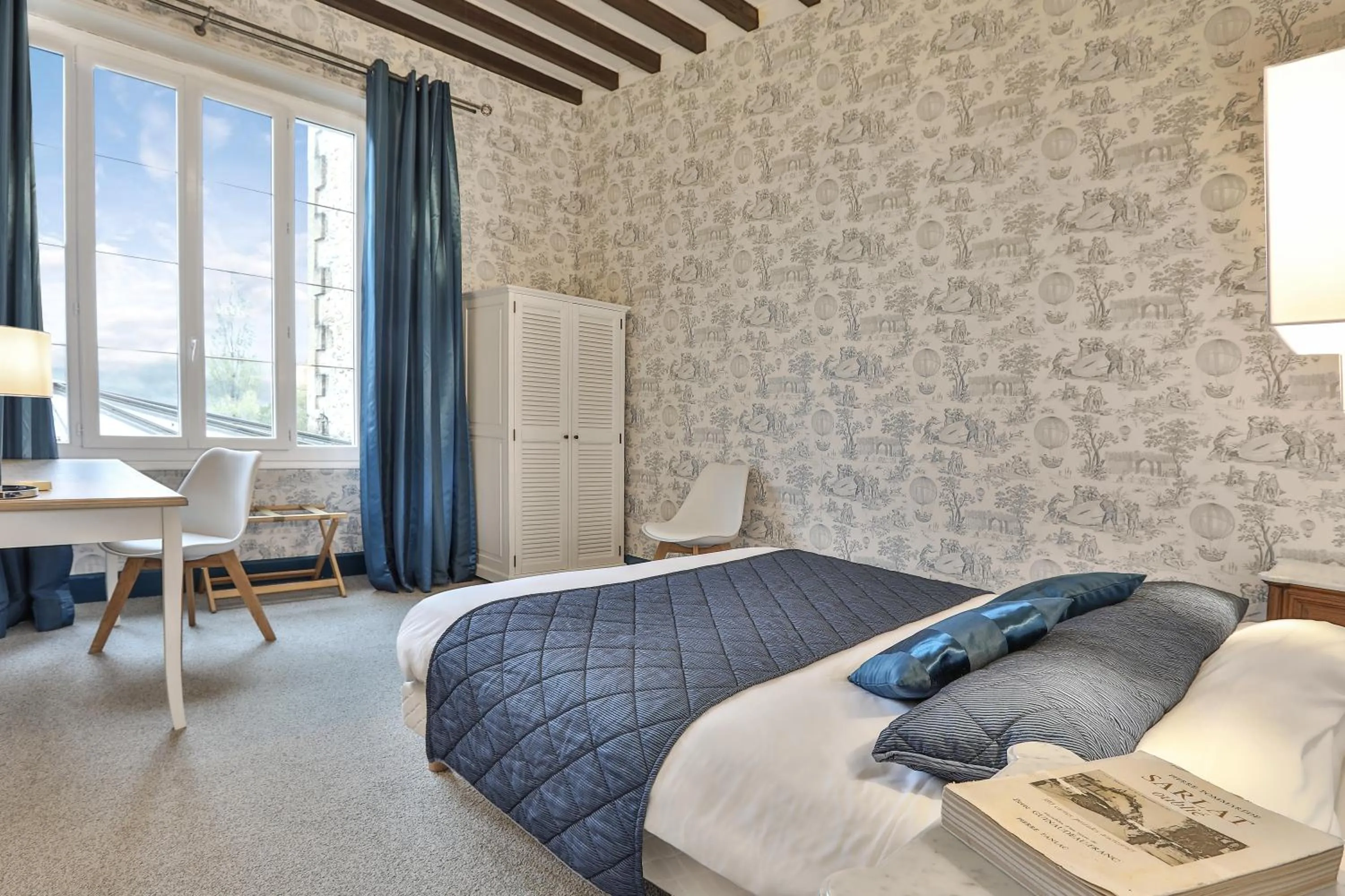 Bedroom in Hotel Restaurant La Verperie