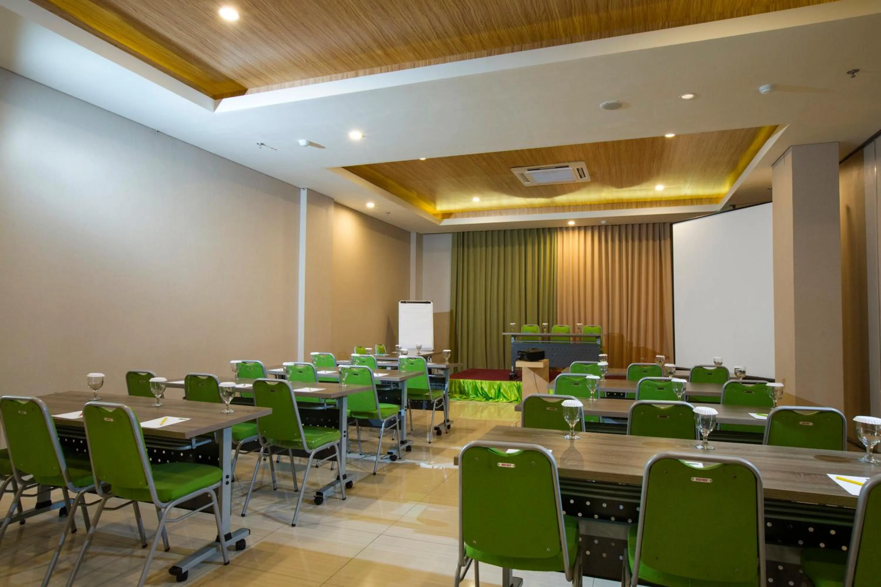 Banquet/Function facilities in Ascent Hotel & Cafe Malang
