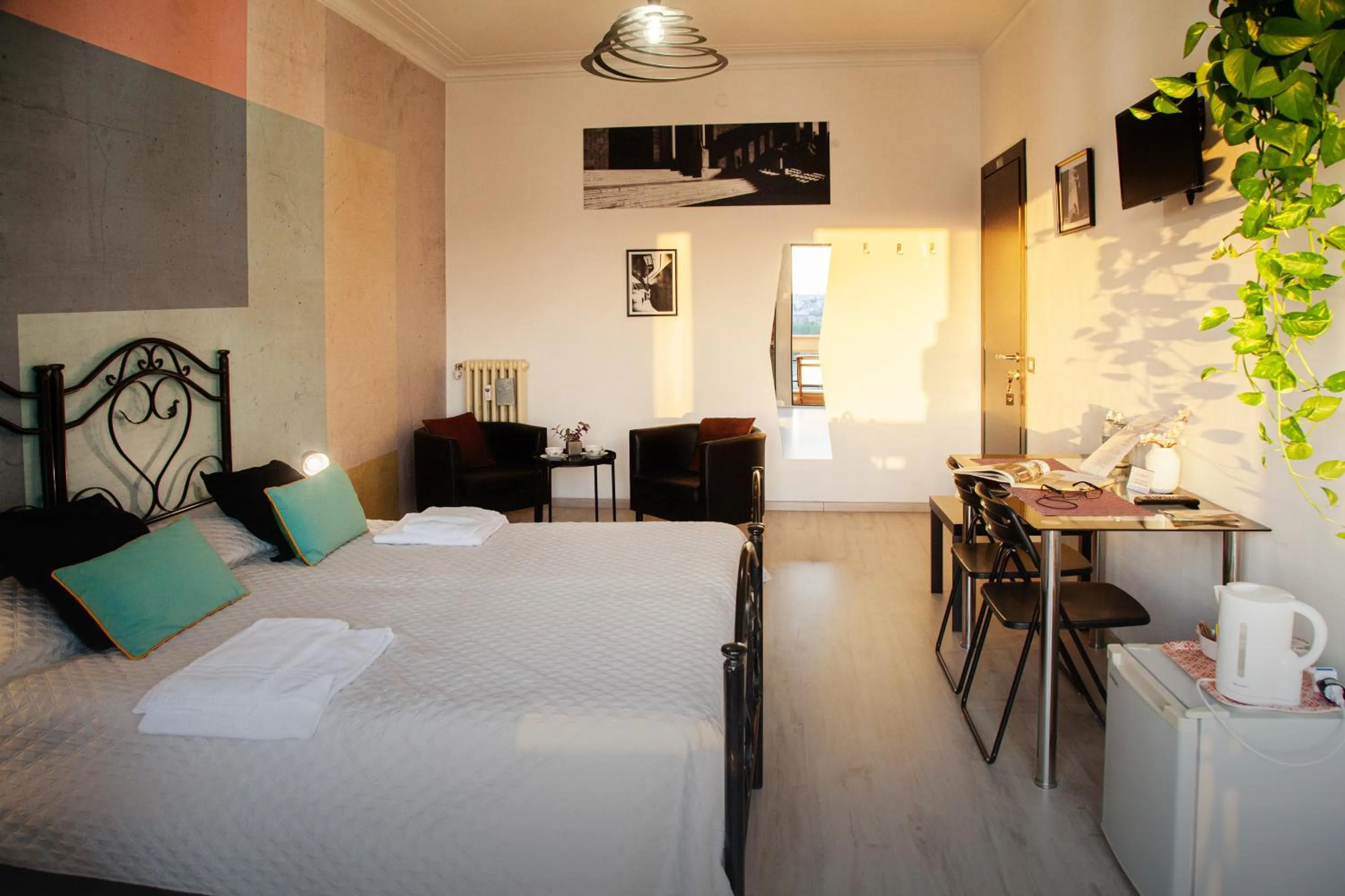 Bed in City Lights Rome