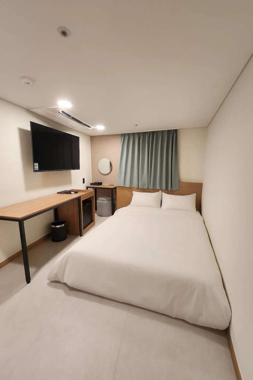 Double Room with Private Bathroom in Seoul DDJ STAY 대동장