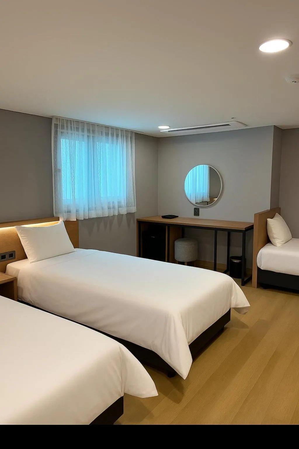 Family Room with Private Bathroom in Seoul DDJ STAY 대동장