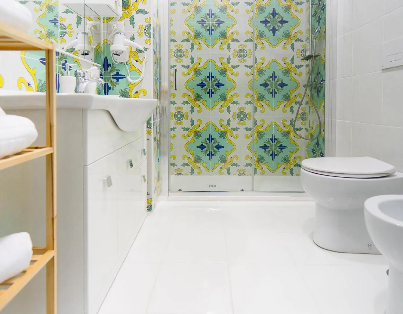 Shower in Guesthouse Adry in Naples