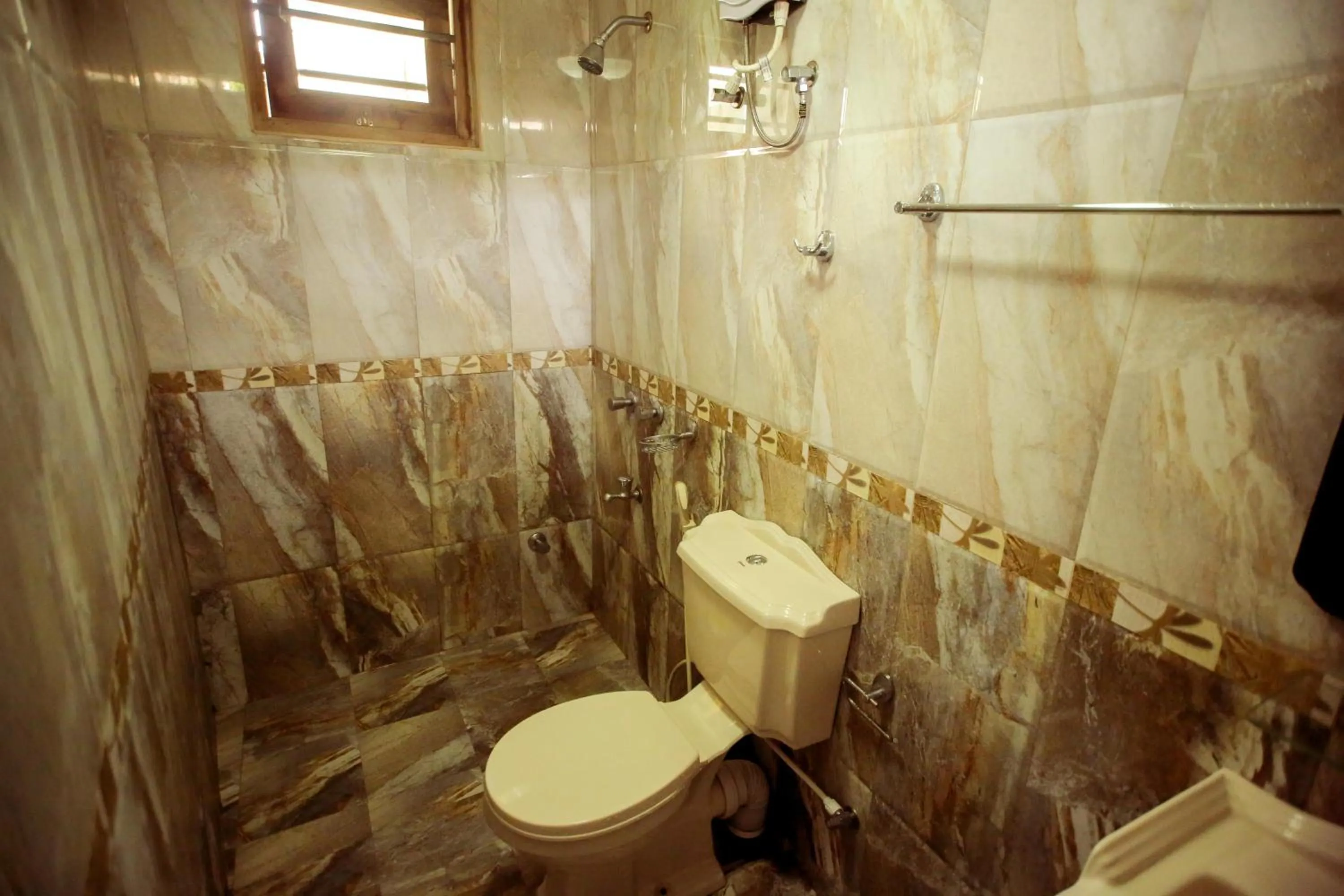 Bathroom in The Frangipani motel