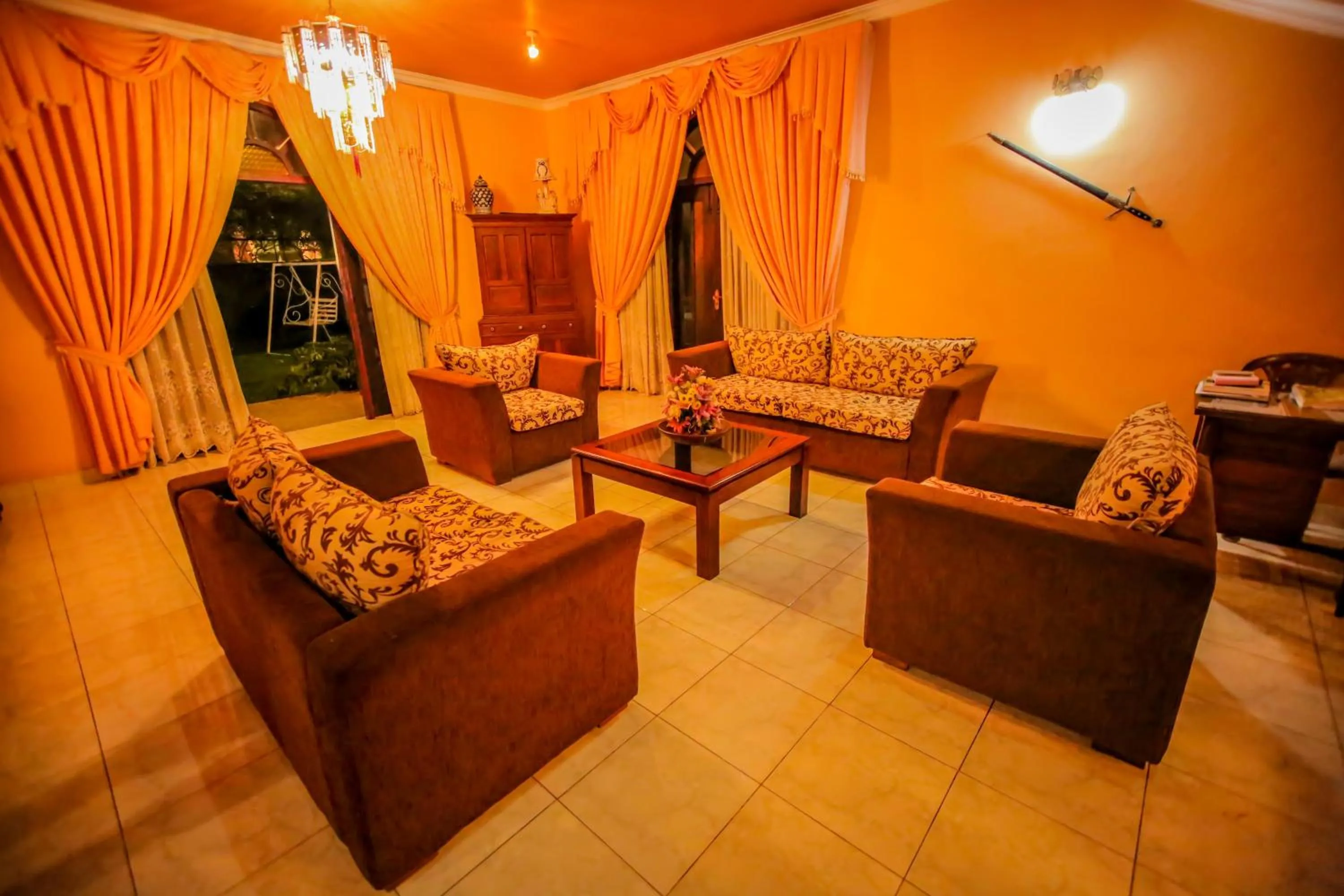 Lobby or reception in The Frangipani motel