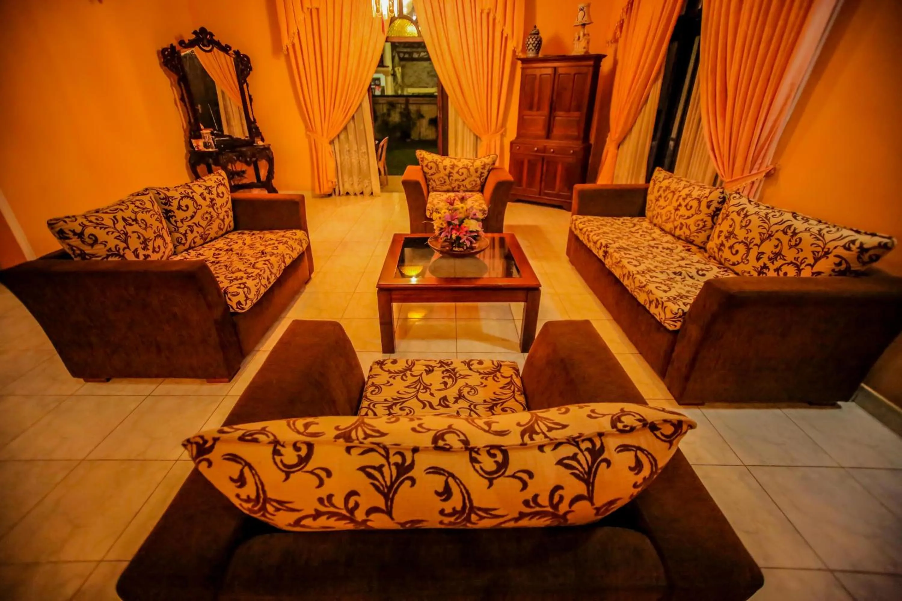 Lobby or reception in The Frangipani motel