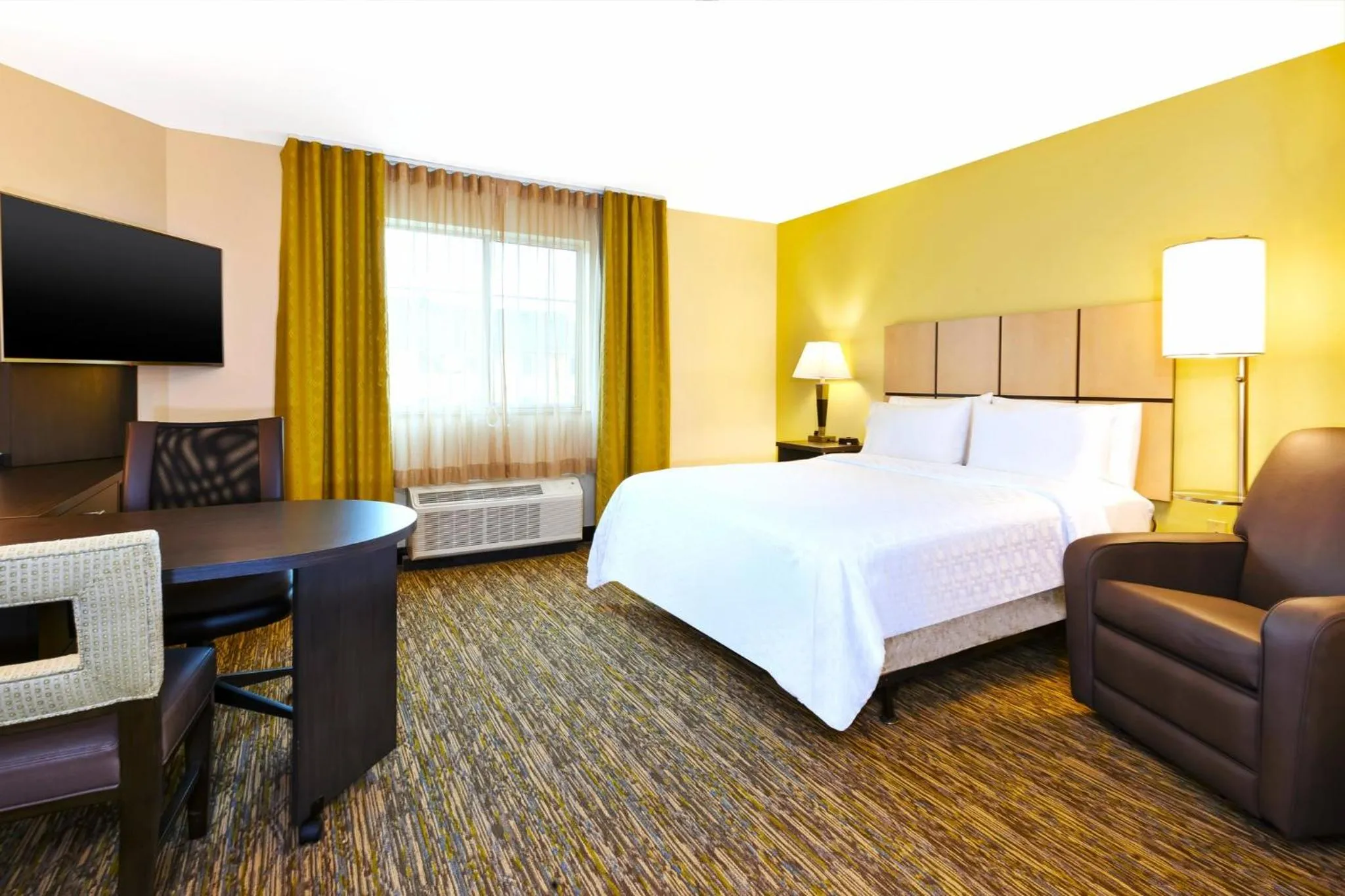 Photo of the whole room, Bed in Candlewood Suites Morgantown-Univ West Virginia by IHG