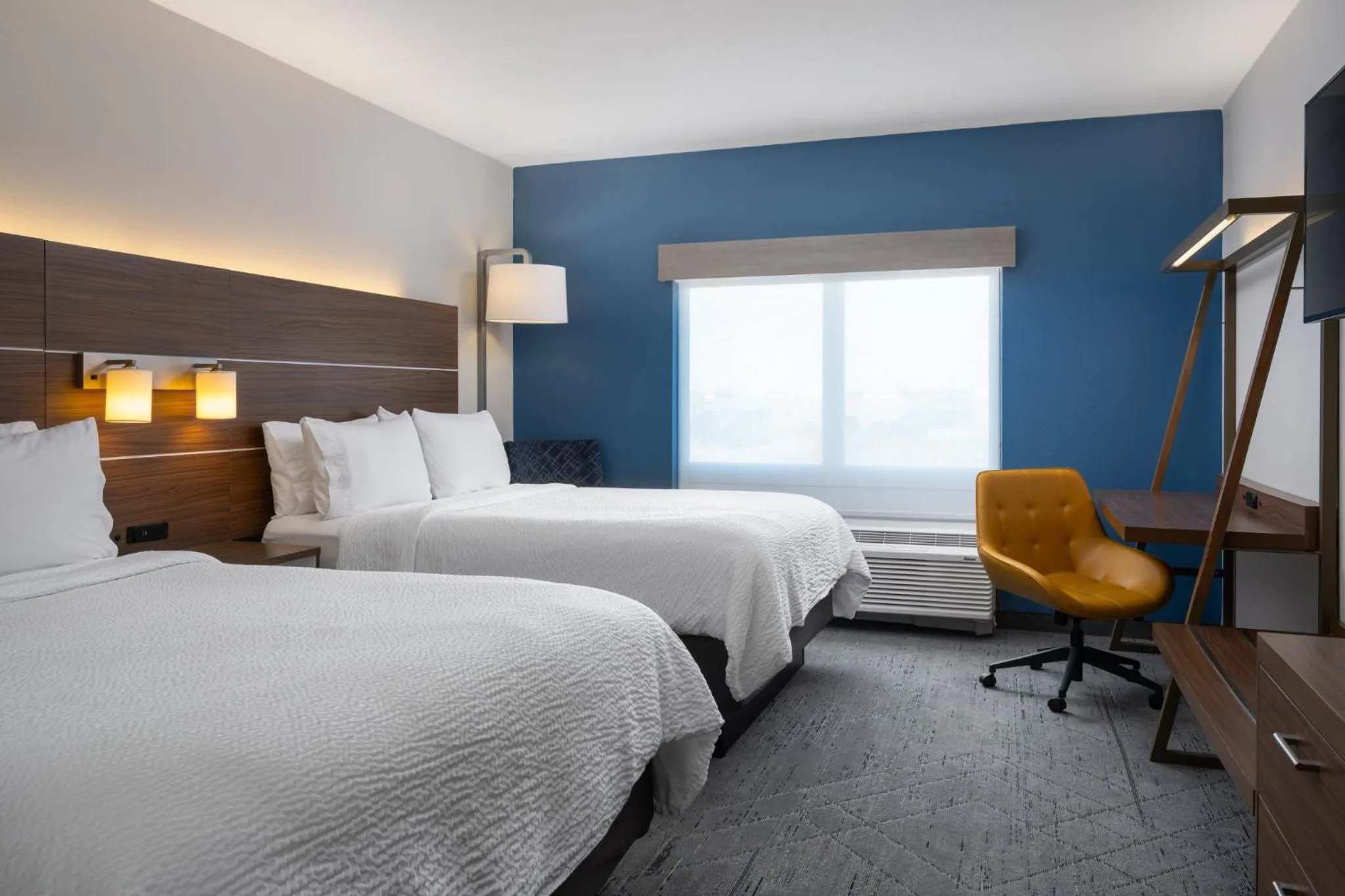 Photo of the whole room, Bed in Holiday Inn Express & Suites Trinity by IHG
