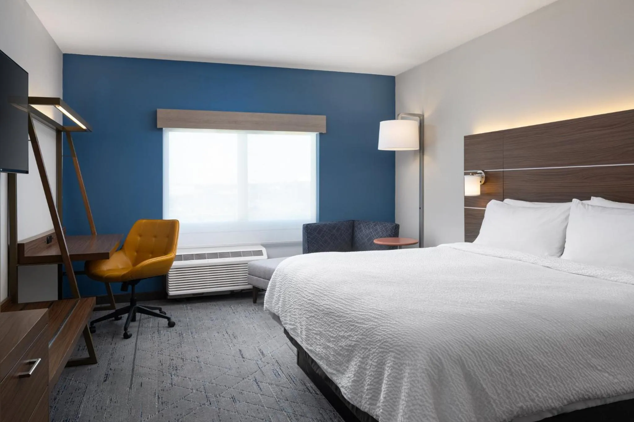 Photo of the whole room, Bed in Holiday Inn Express & Suites Trinity by IHG
