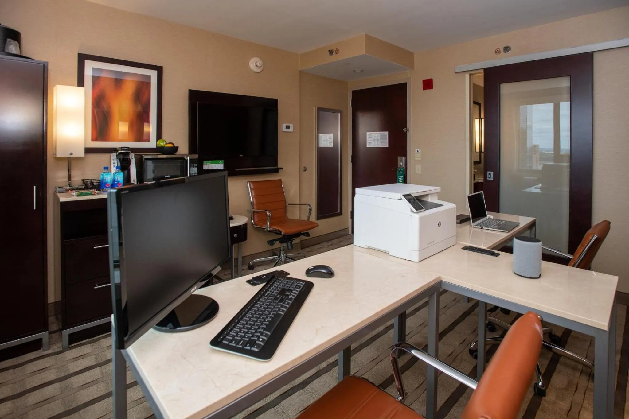 Photo of the whole room in Holiday Inn New York City - Times Square by IHG