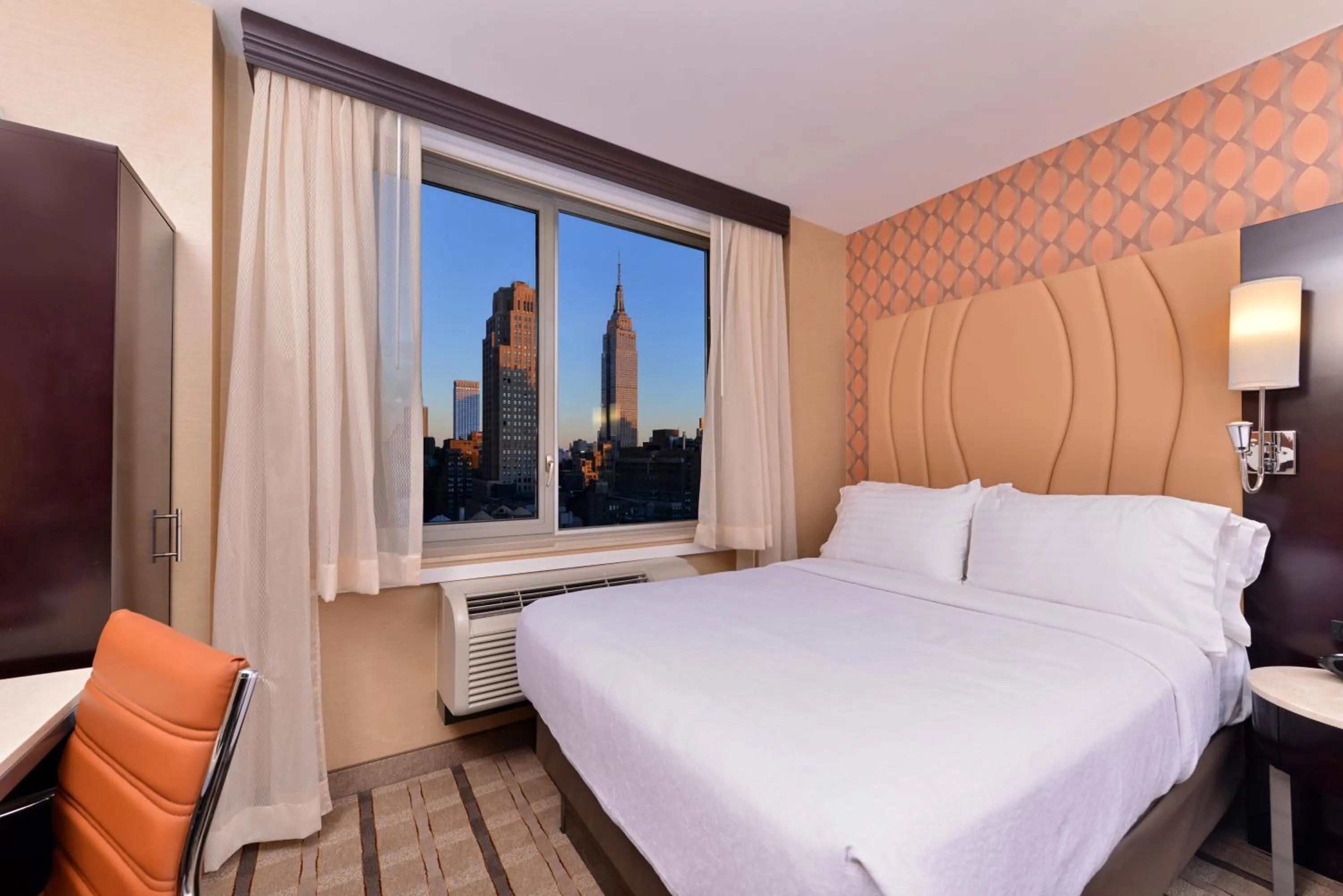 Photo of the whole room, Bed in Holiday Inn New York City - Times Square by IHG