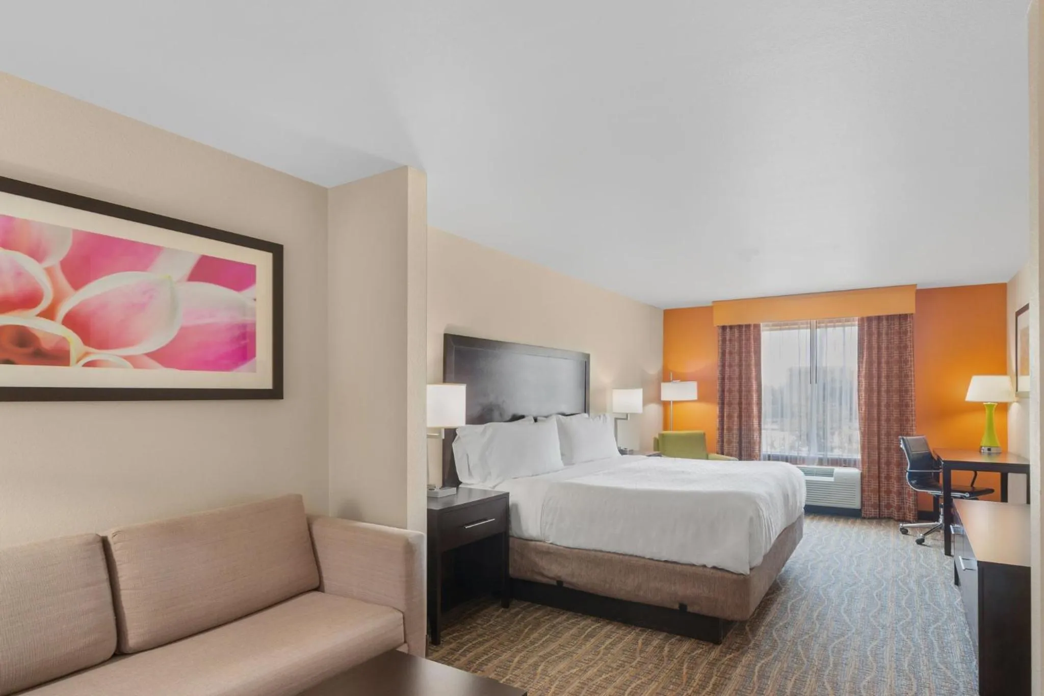 Photo of the whole room, Bed in Holiday Inn Express Tomball by IHG