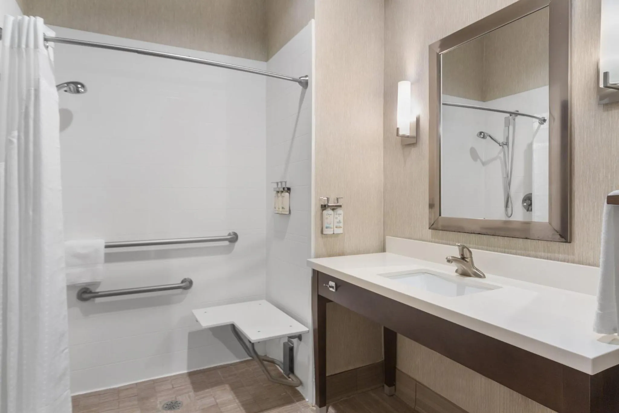 Photo of the whole room in Holiday Inn Express Tomball by IHG