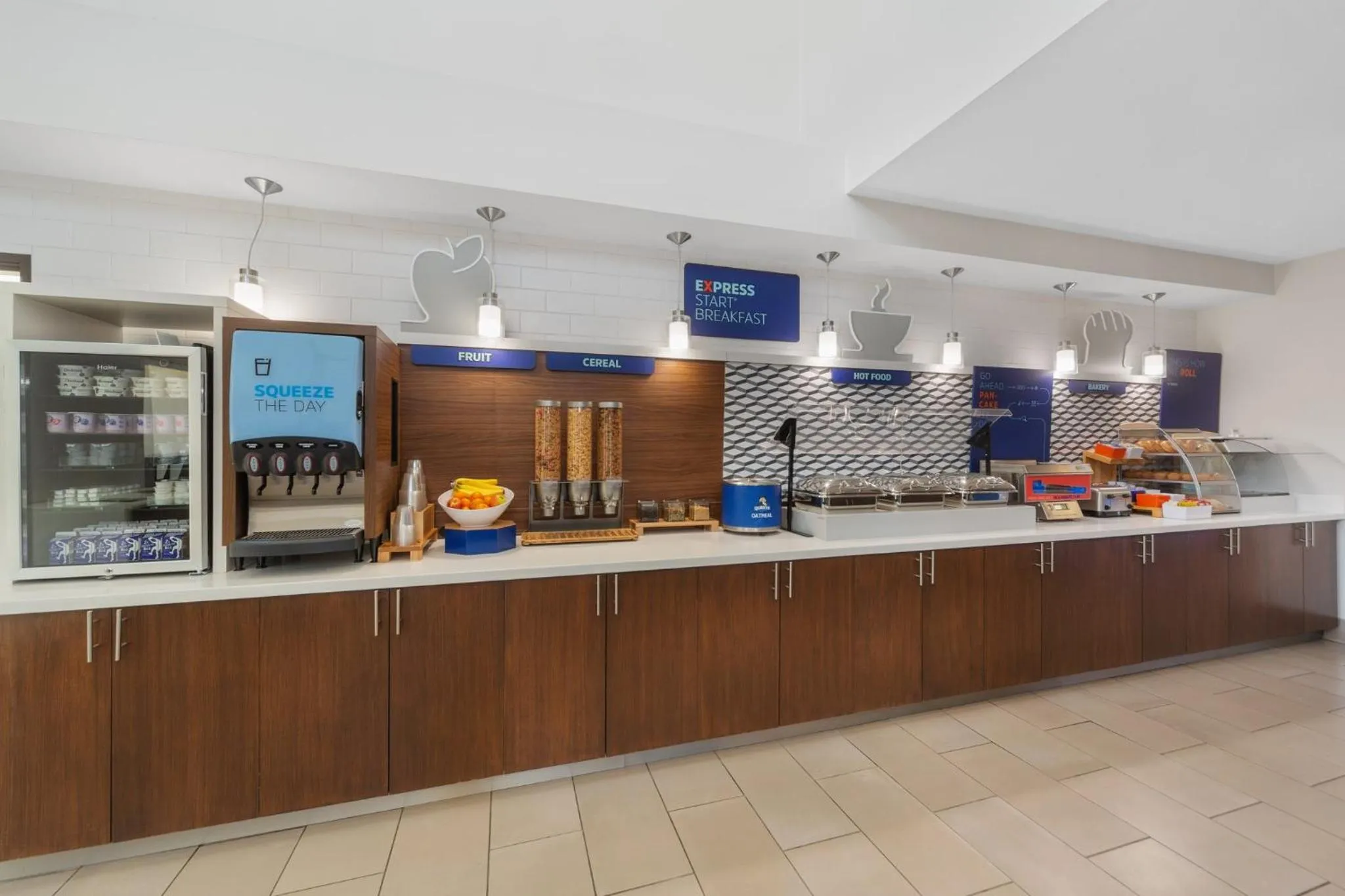 Breakfast in Holiday Inn Express Tomball by IHG