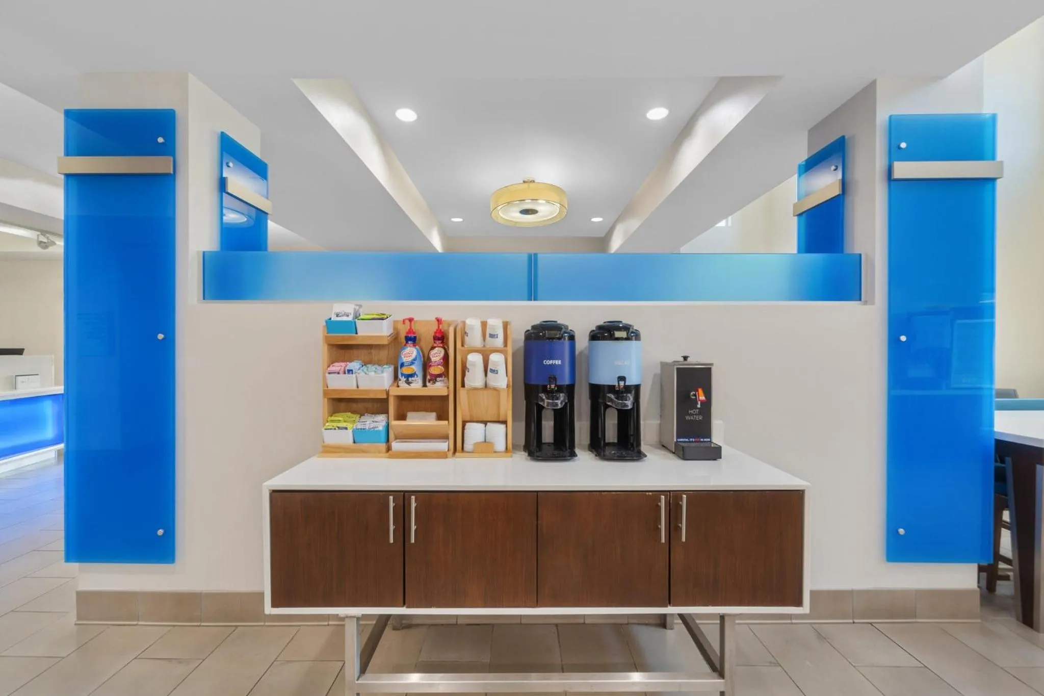 Breakfast in Holiday Inn Express Tomball by IHG