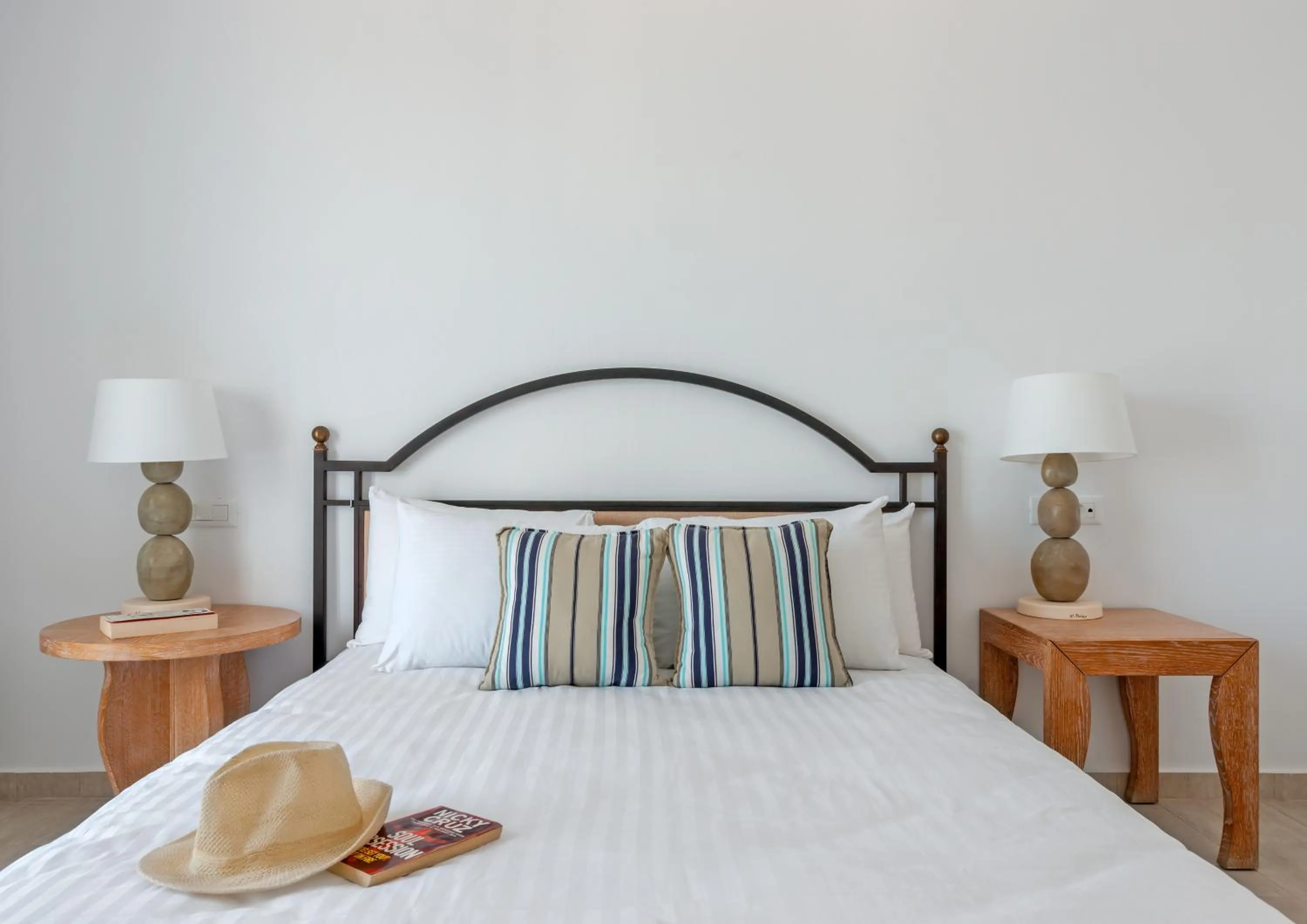 Photo of the whole room in Cape Mykonos