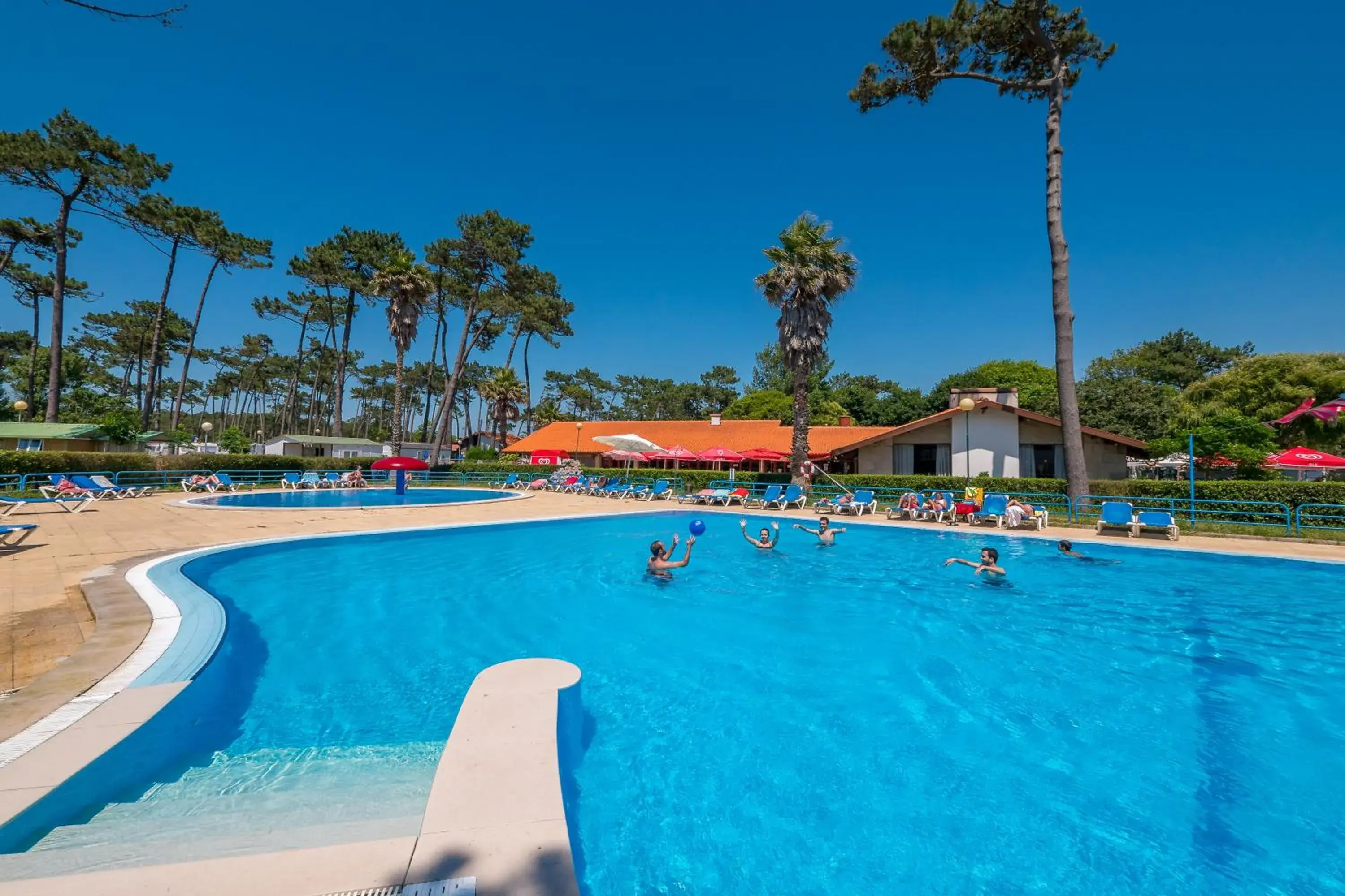Swimming pool in Parque de Campismo Orbitur Angeiras Swimming pool in Parque de Campismo Orbitur Angeiras