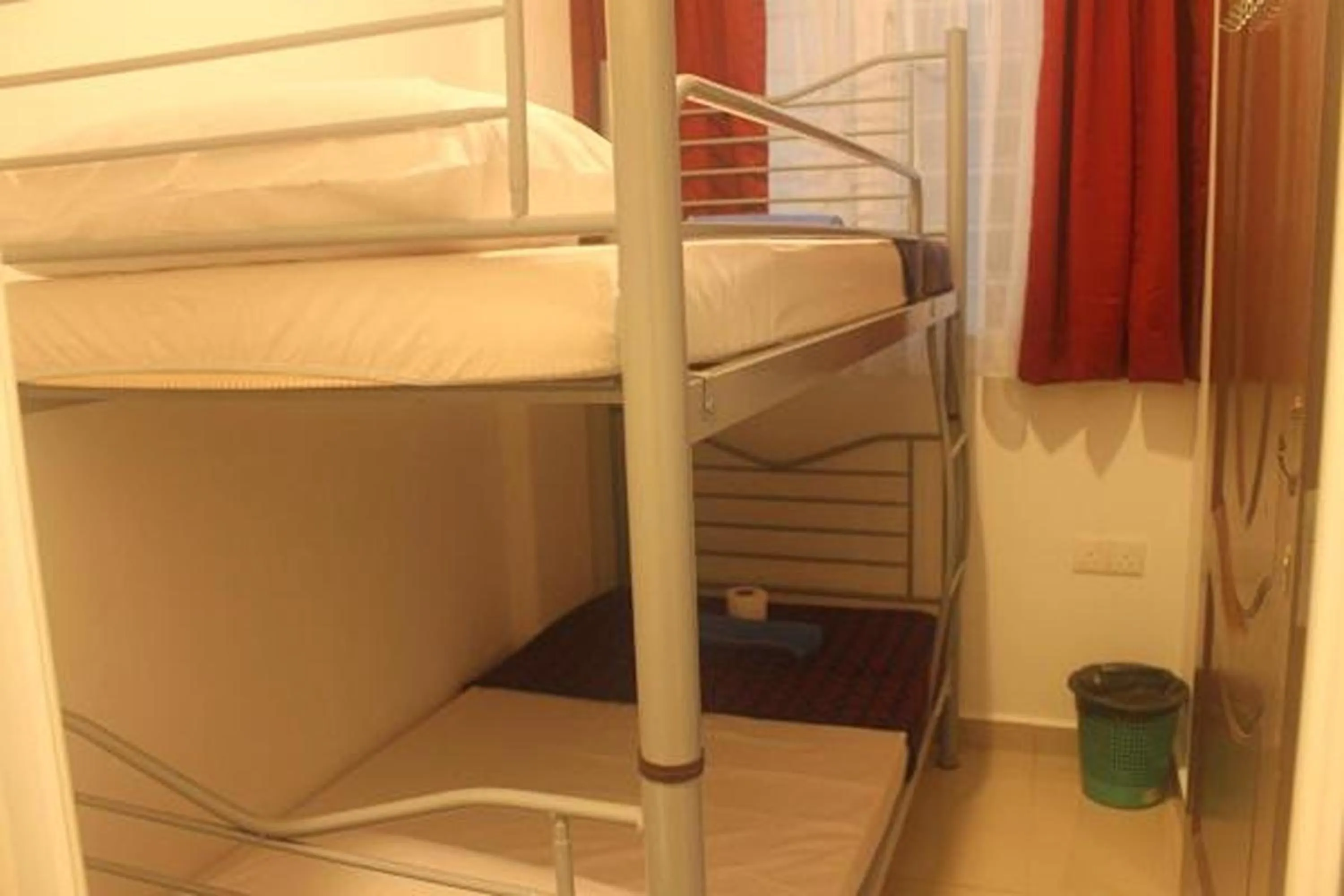 Bed in Ros Heritage Motel