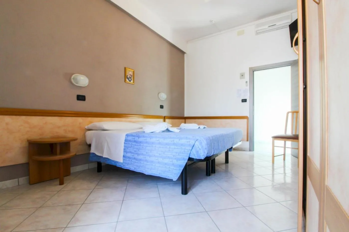 Bed in Hotel Abbondanza