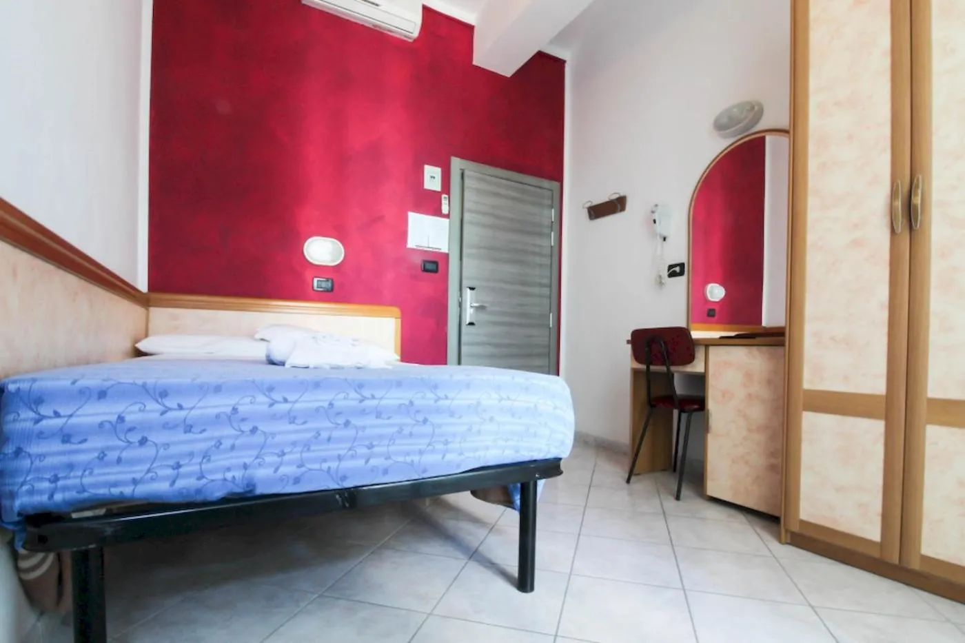 Photo of the whole room in Hotel Abbondanza