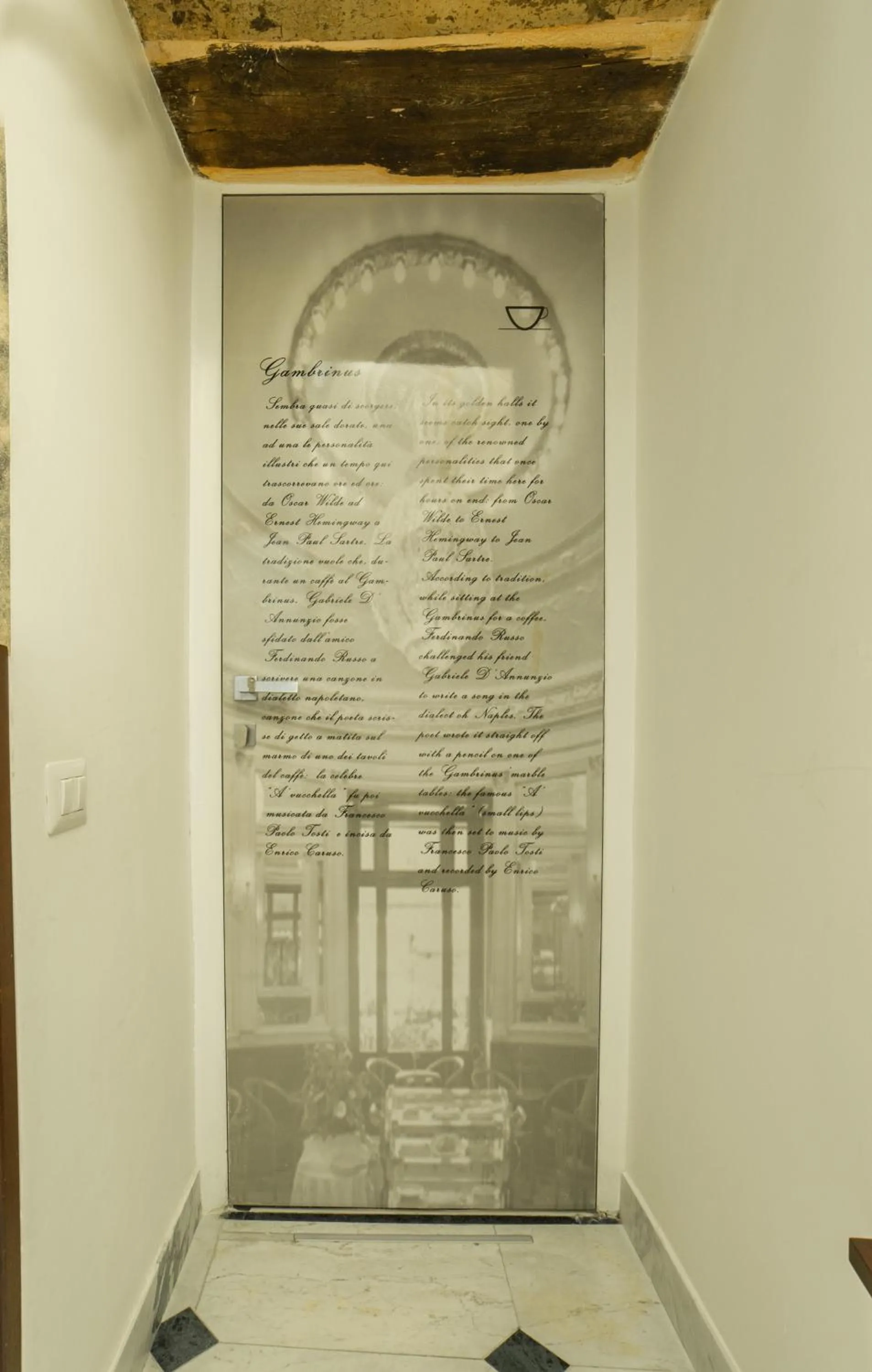 Decorative detail in Chiaia 197 Deluxe Residence