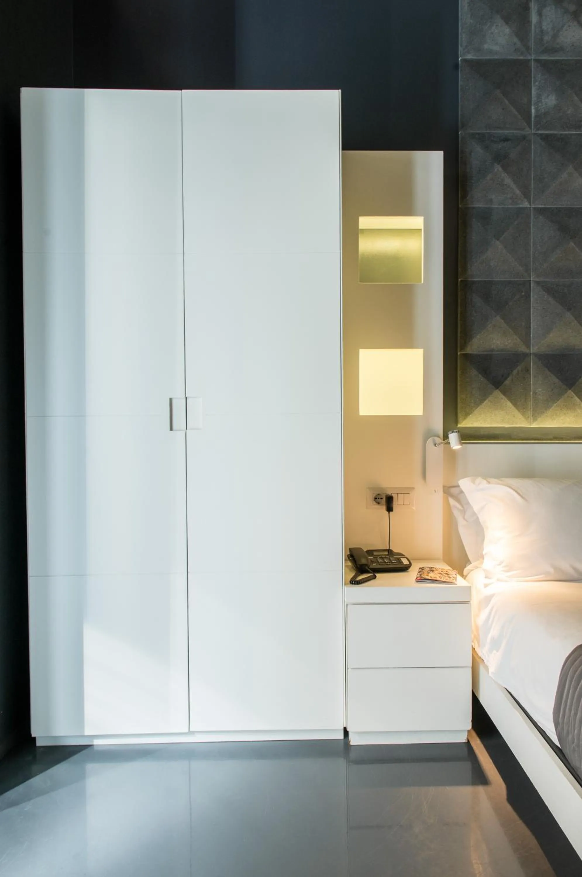 Decorative detail, Bed in Chiaia 197 Deluxe Residence