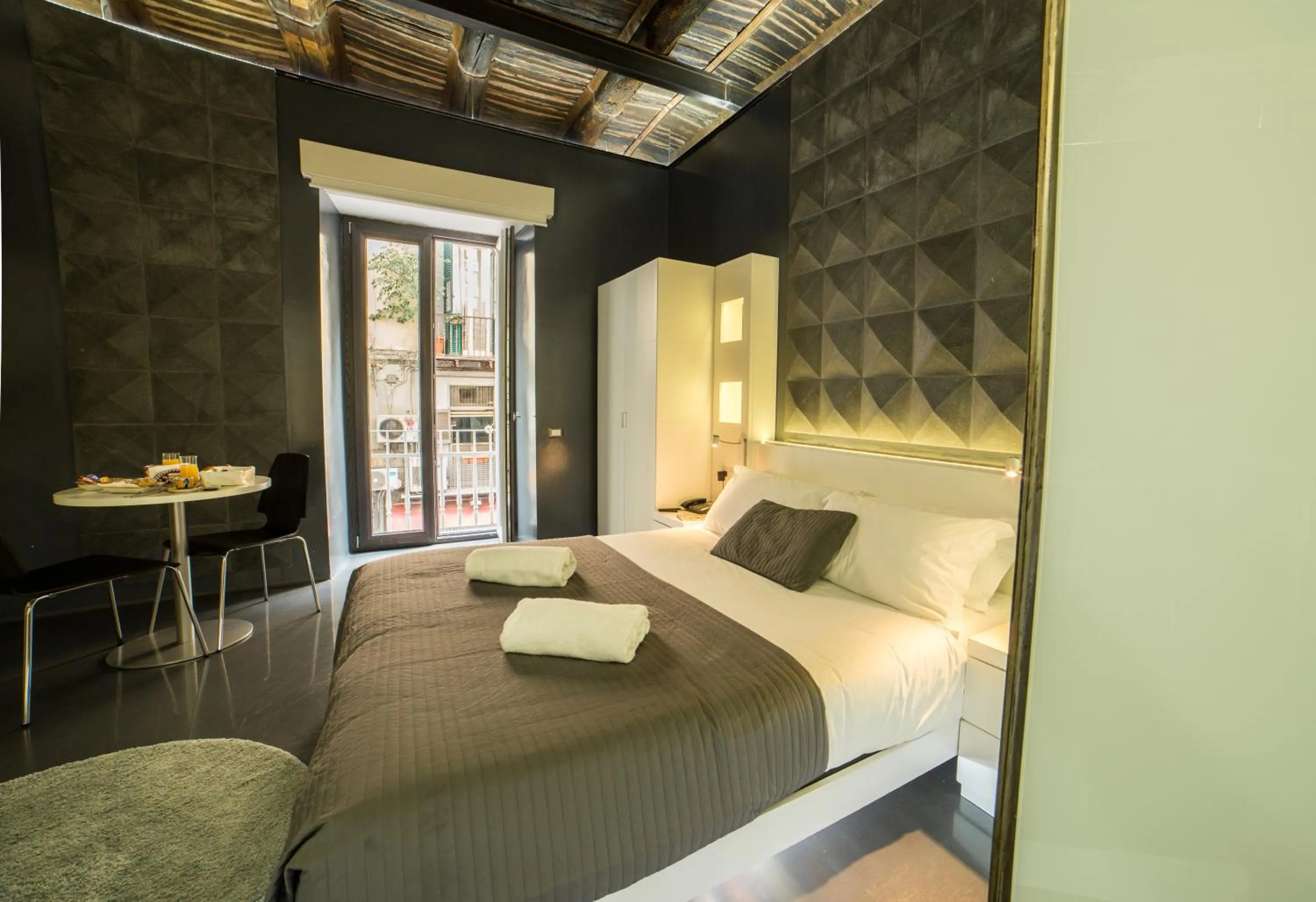 Balcony/Terrace, Bed in Chiaia 197 Deluxe Residence