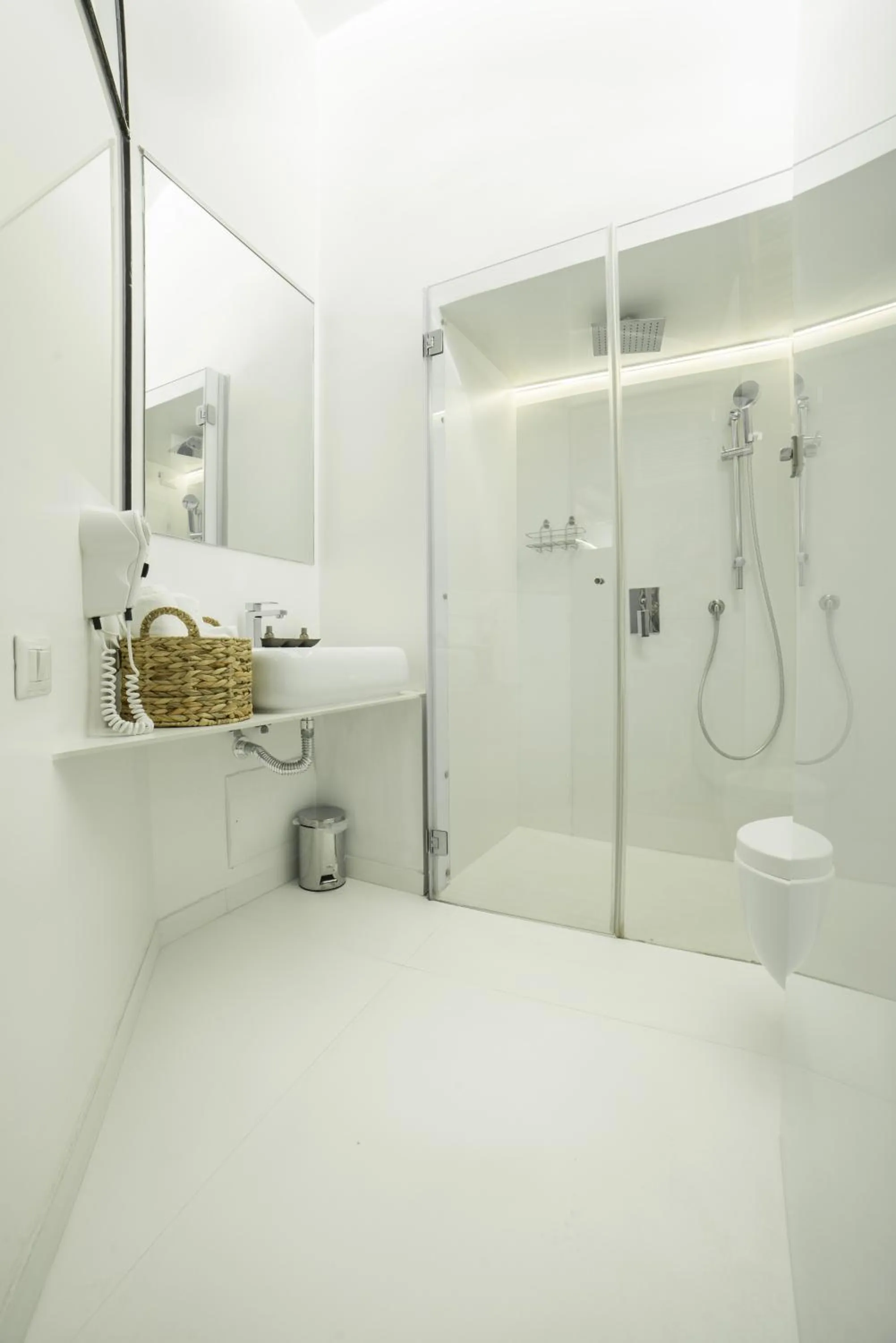 Shower in Chiaia 197 Deluxe Residence