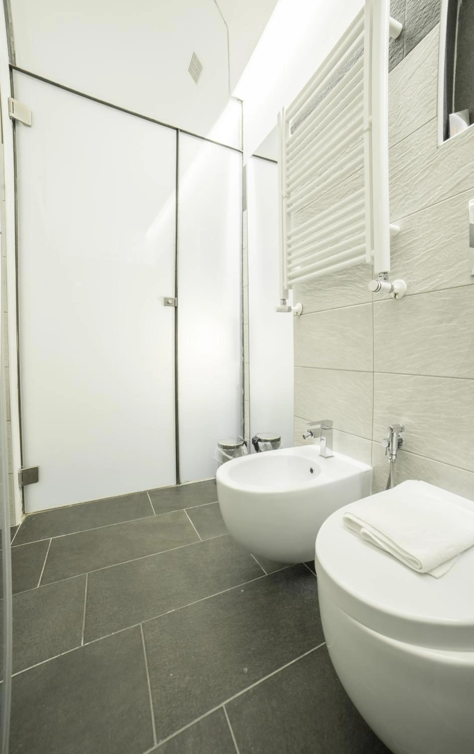 Shower in Chiaia 197 Deluxe Residence