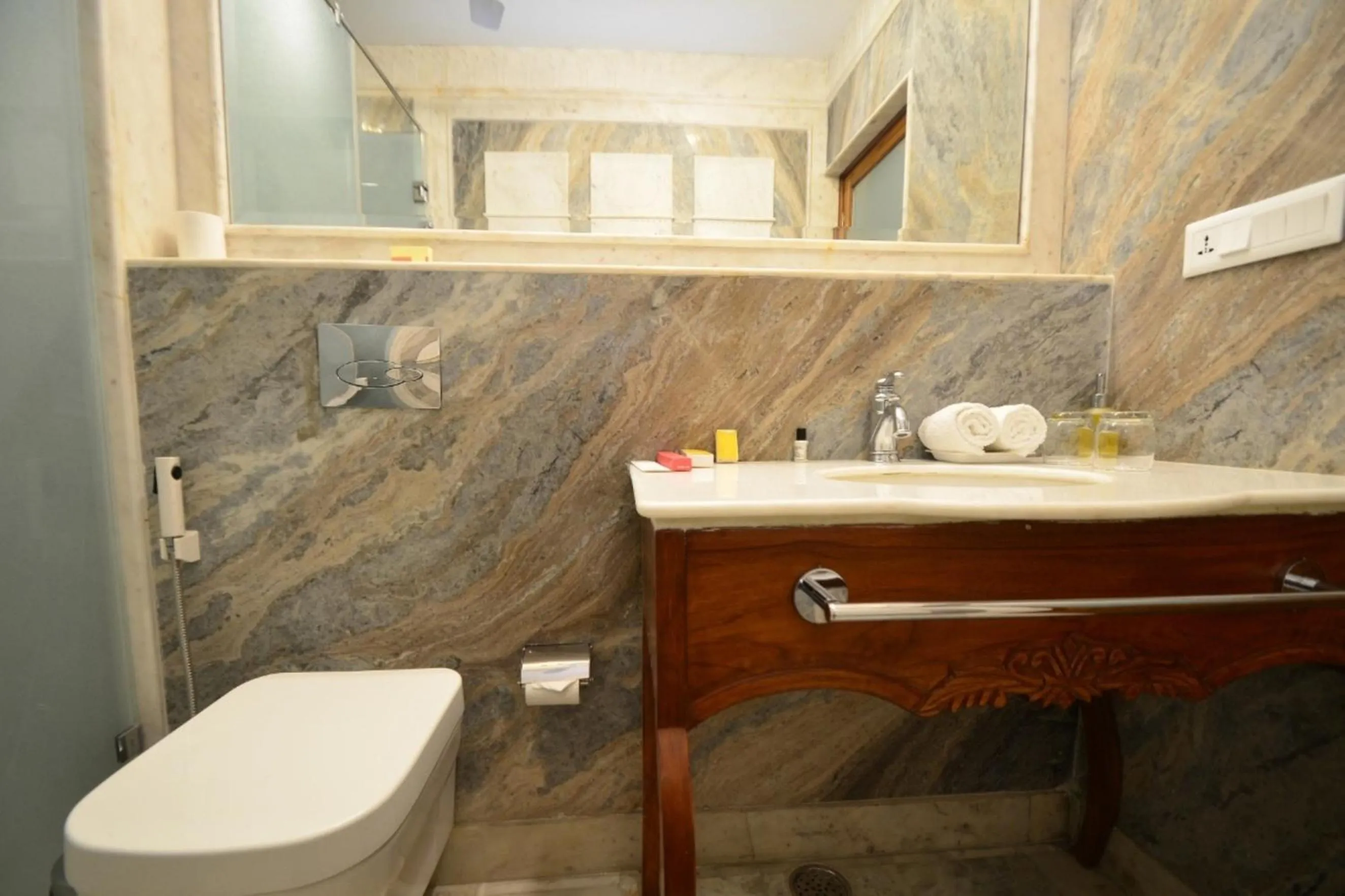 Bathroom in Kapish Smart - Hotel Jaipur City Centre
