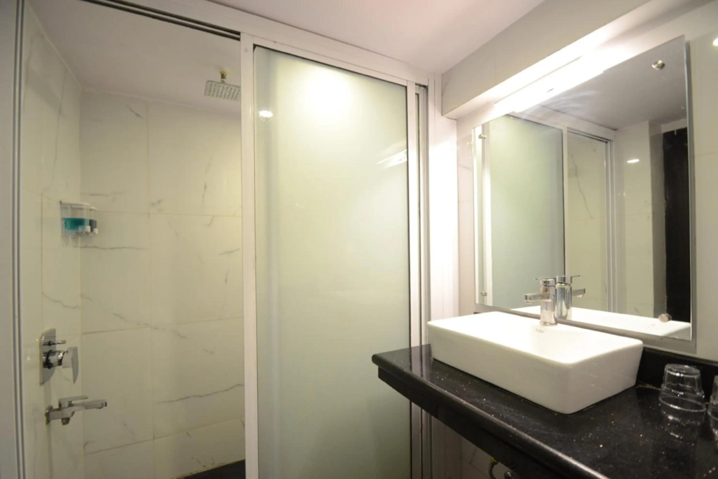 Bathroom in Kapish Smart - Hotel Jaipur City Centre