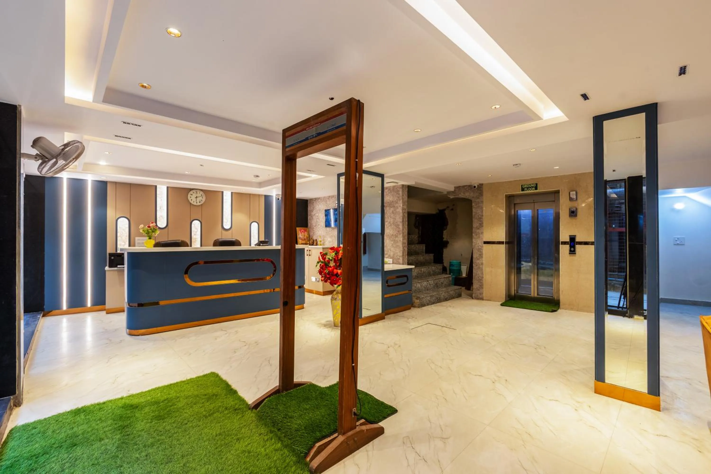 Lobby or reception in Hotel Stay House Inn 3 Mints walk from New Delhi Railway station,5 Mints from Metro