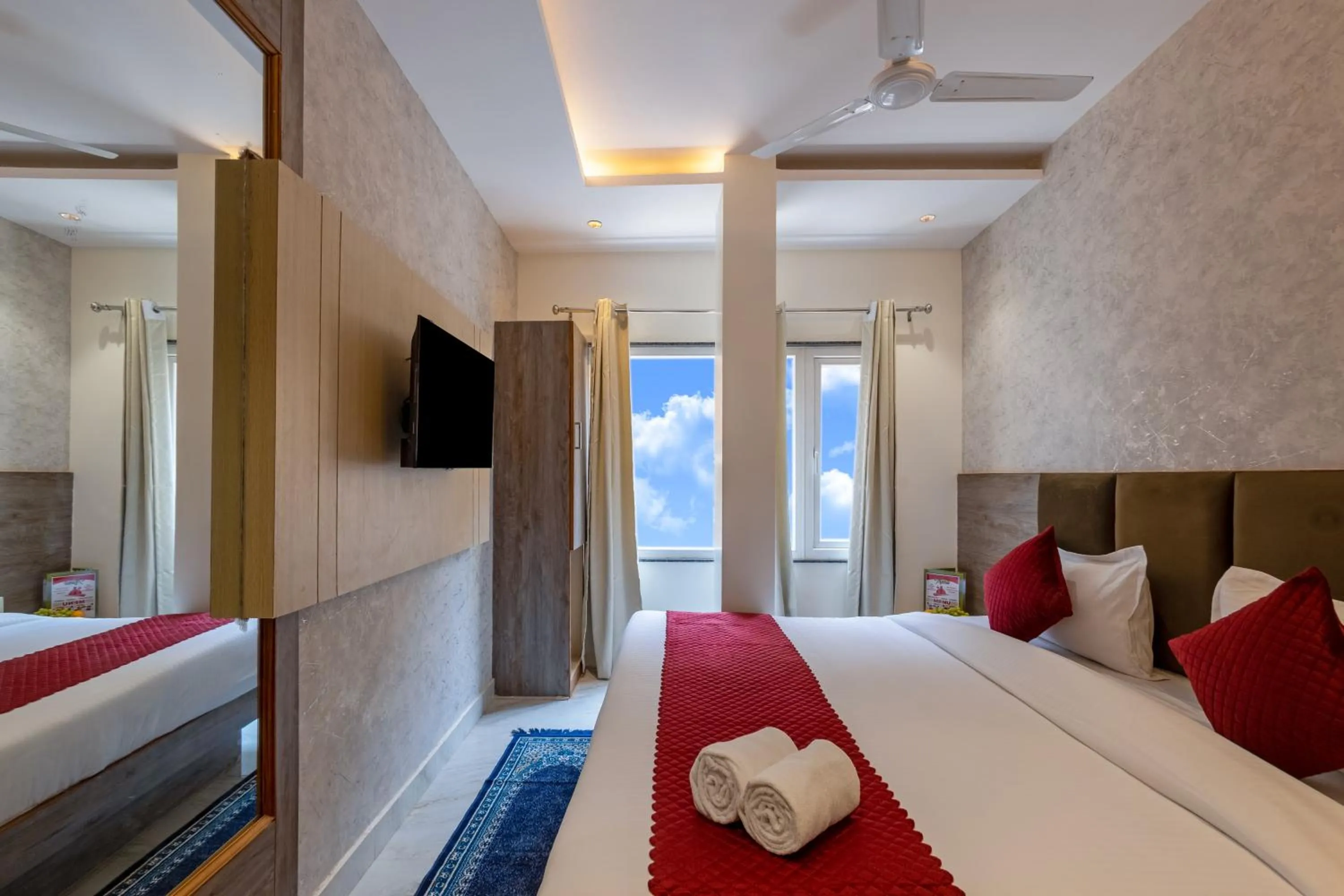 Bed in Hotel Stay House Inn 3 Mints walk from New Delhi Railway station,5 Mints from Metro