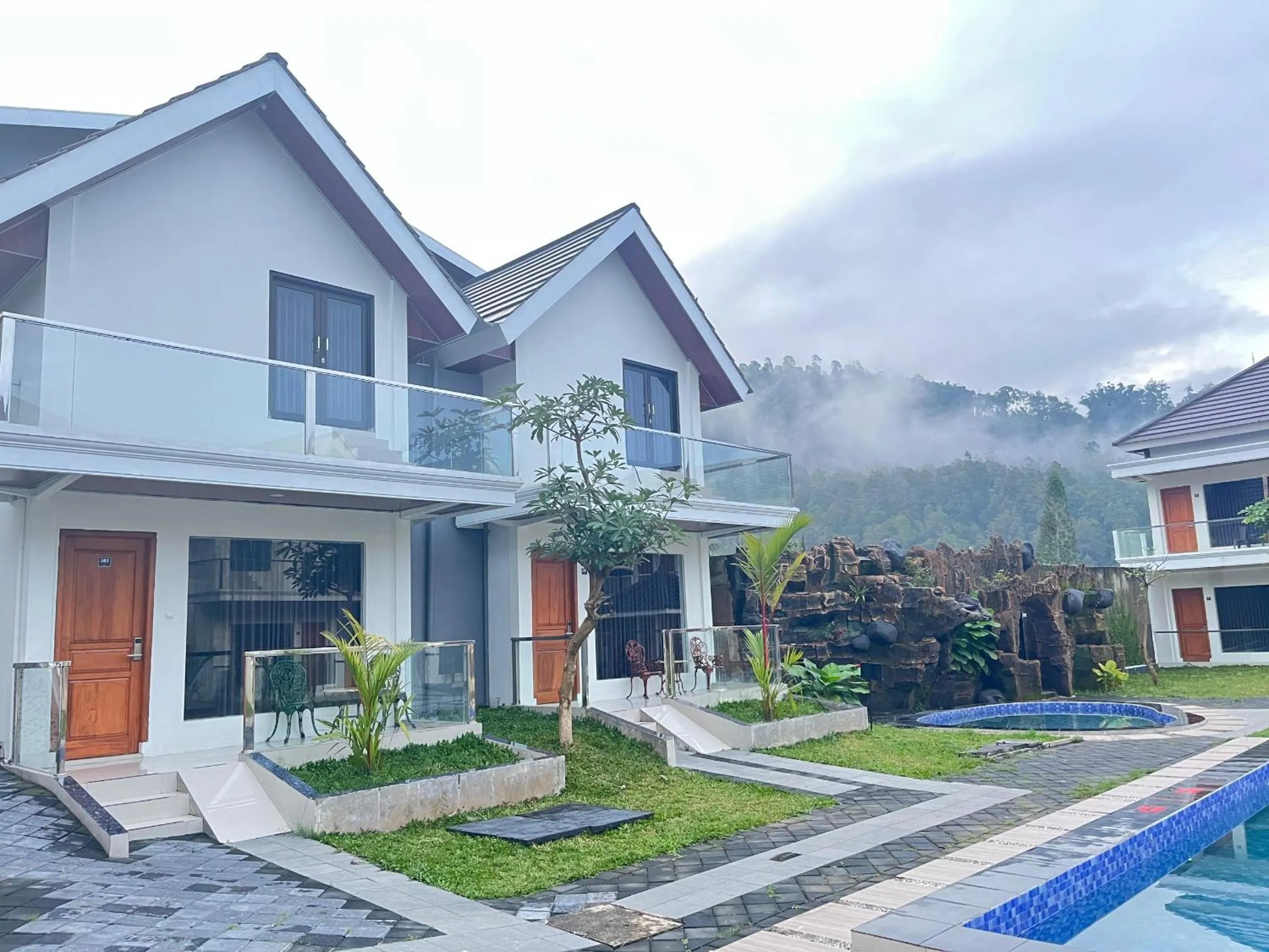 Grand Wijaya Hotel dan Villa Sarangan