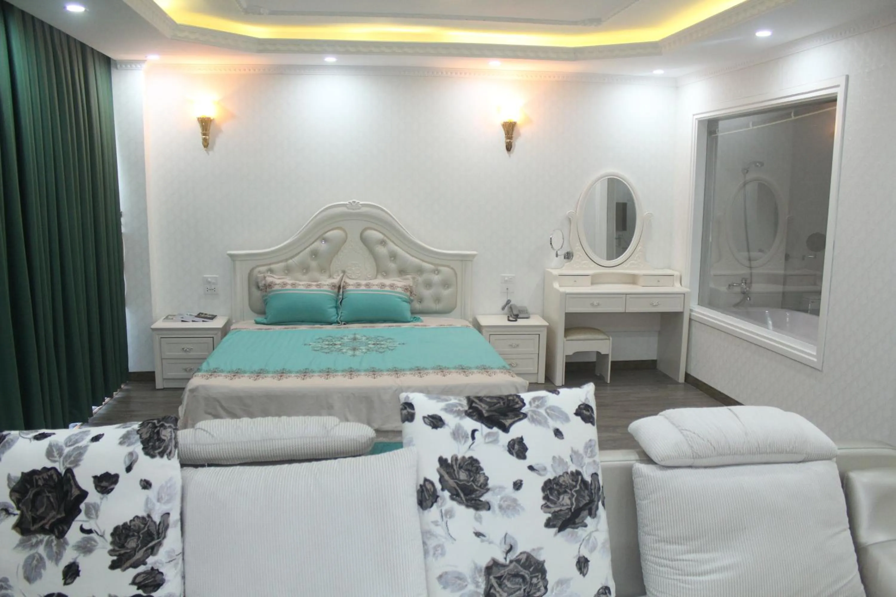 Bed in Phuong Hoang Hotel