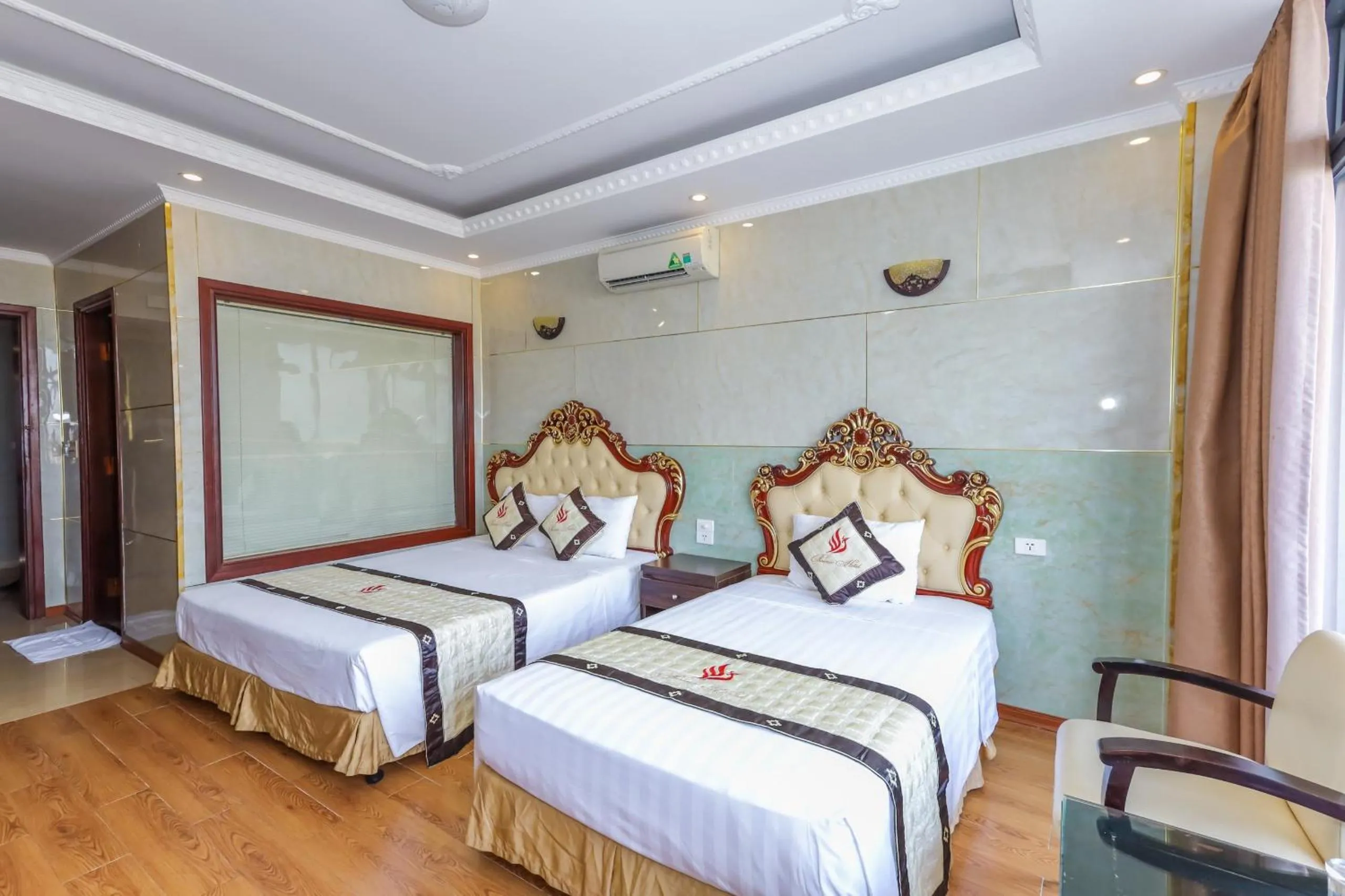 Bed in Phuong Hoang Hotel
