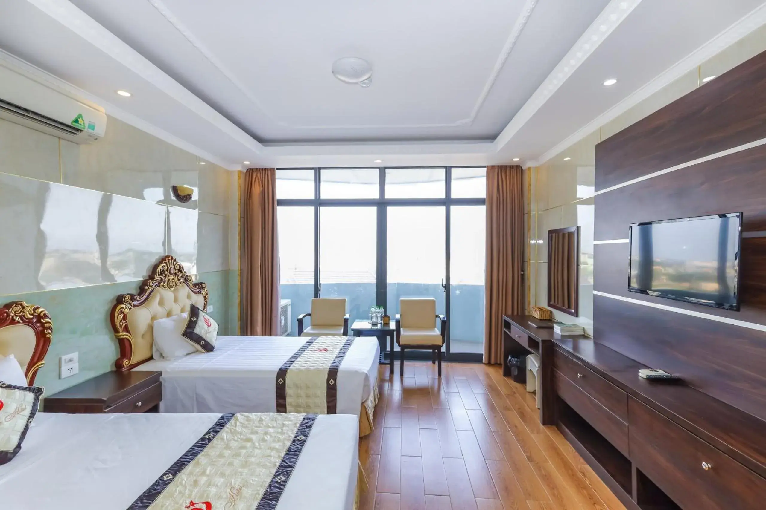 Deluxe Triple Room in Phuong Hoang Hotel Deluxe Triple Room in Phuong Hoang Hotel