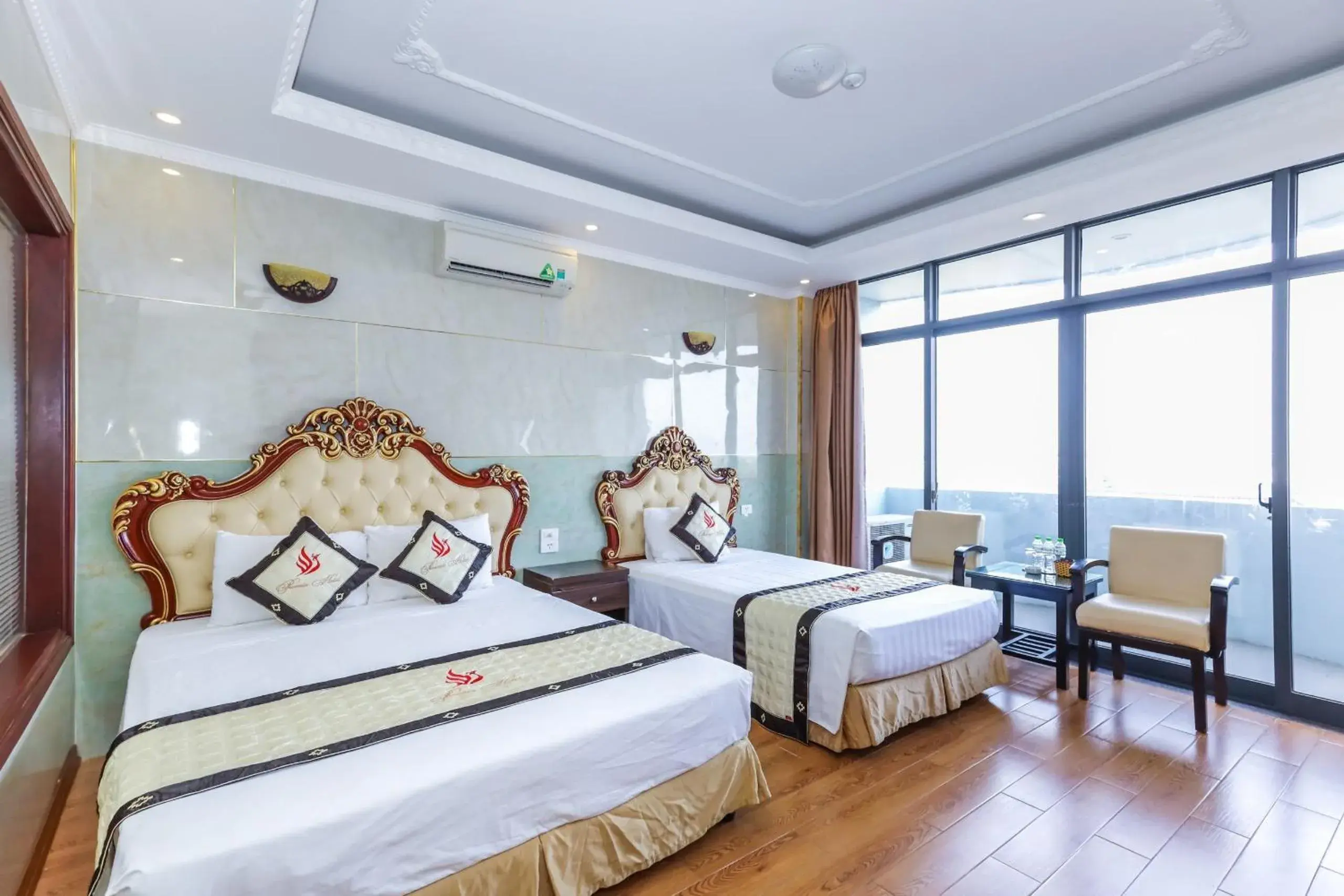 Deluxe Triple Room in Phuong Hoang Hotel Deluxe Triple Room in Phuong Hoang Hotel