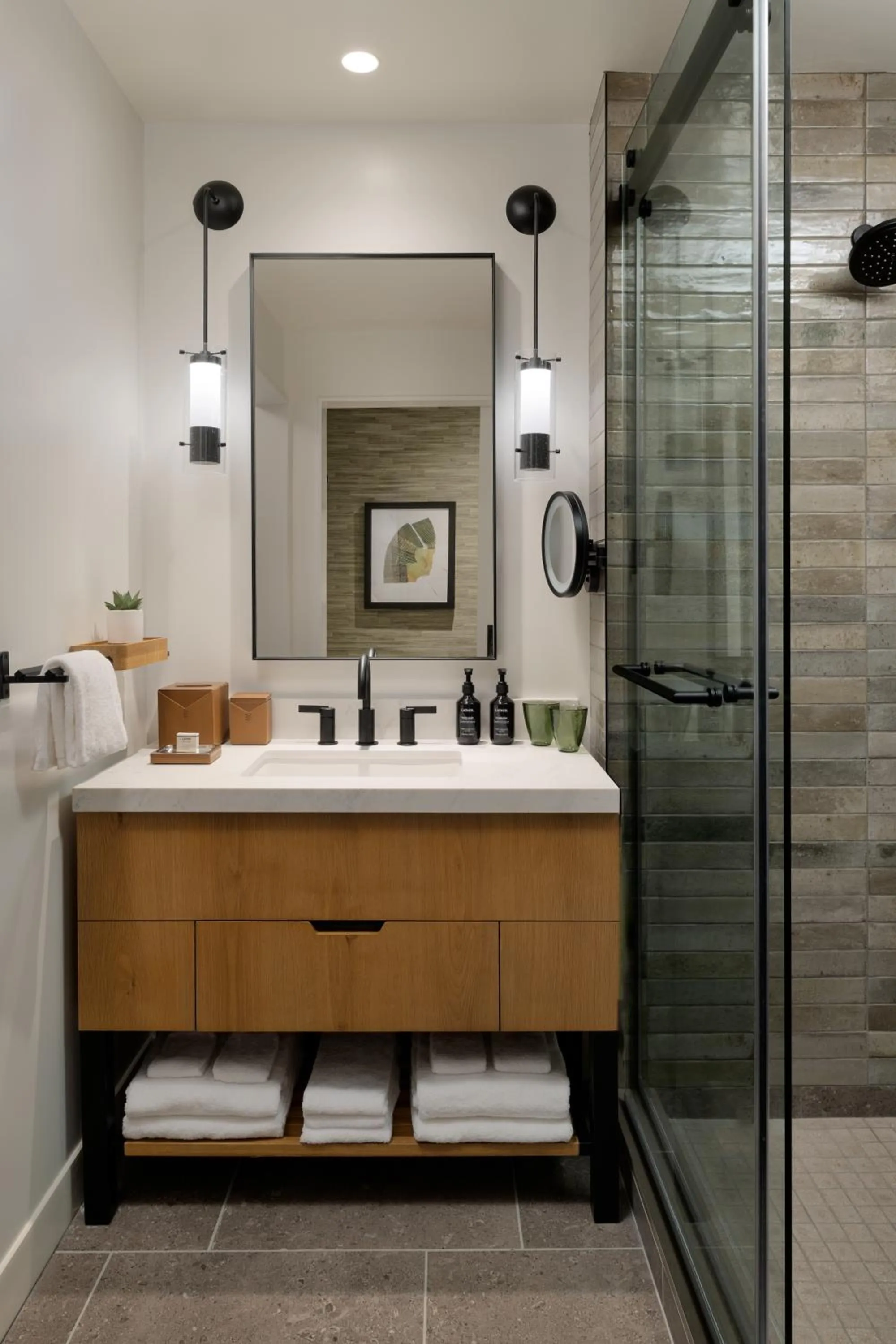 Shower in Appellation Healdsburg