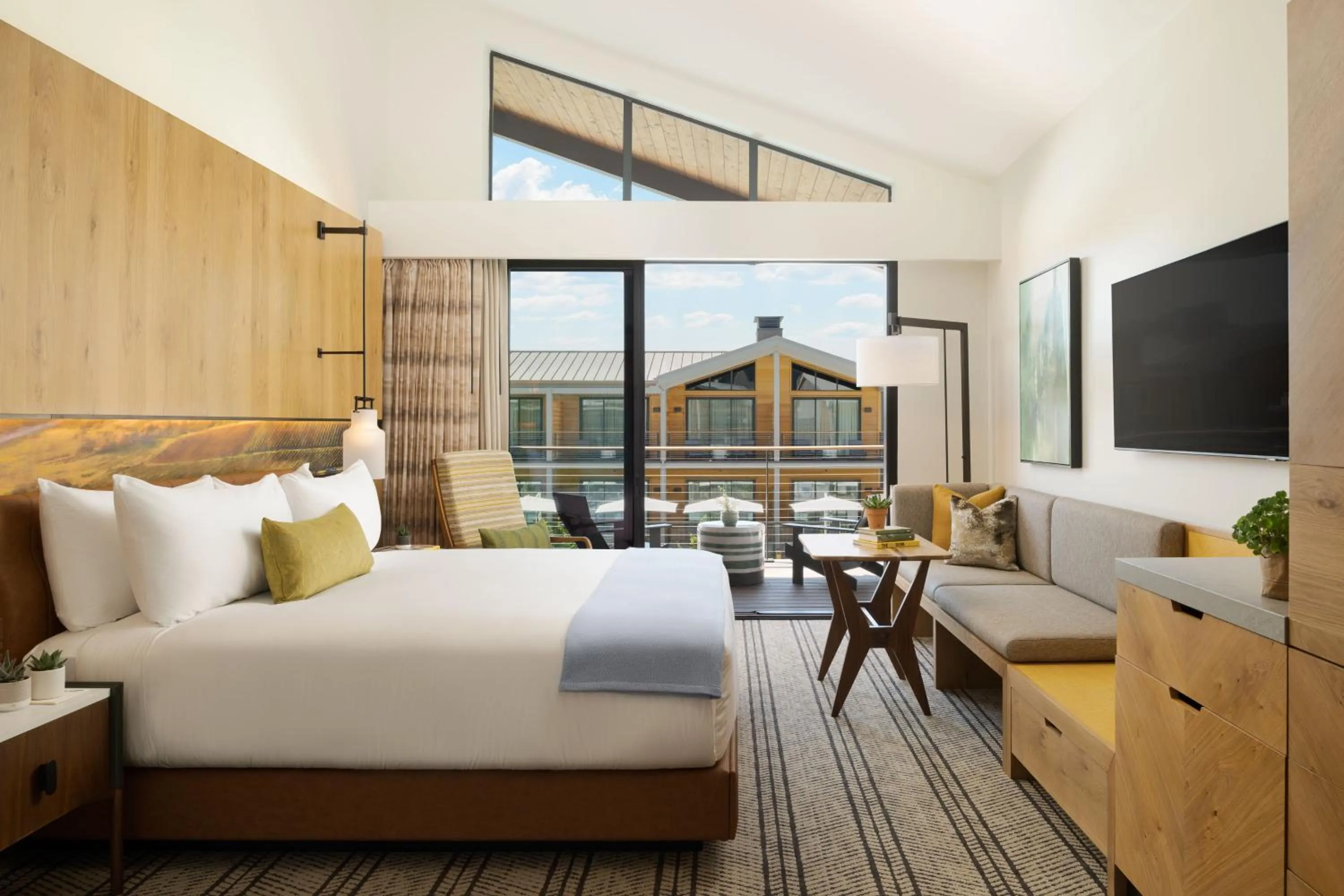 View (from property/room), Bed in Appellation Healdsburg