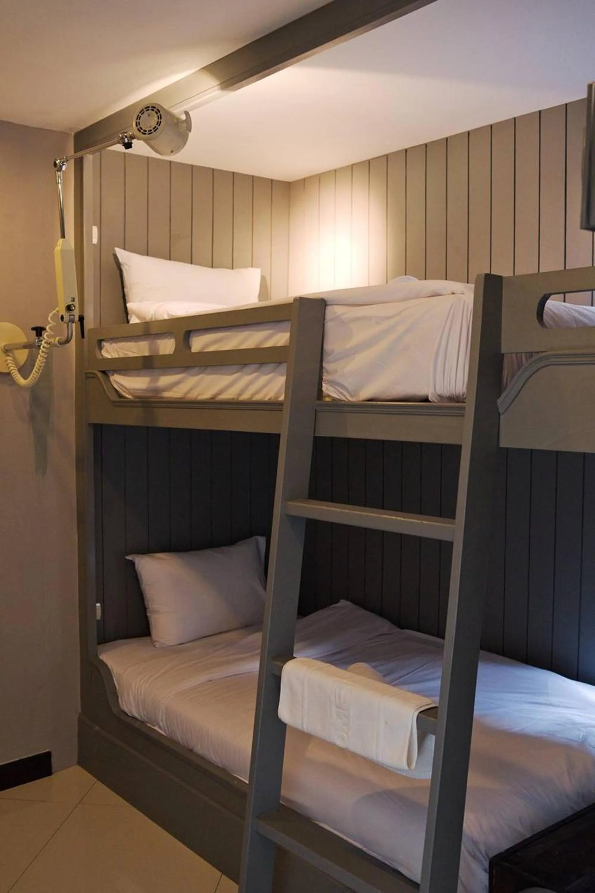 Bed in The Secret Service