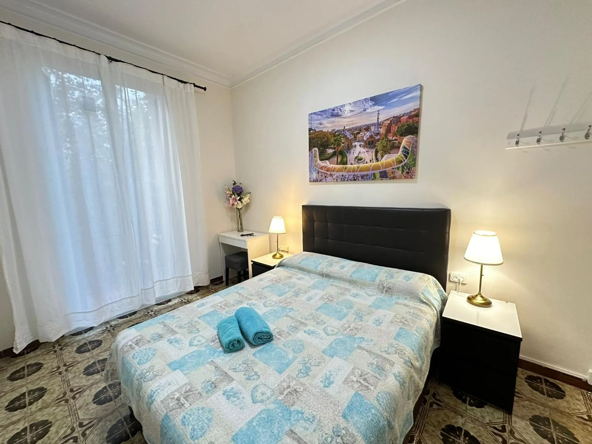 Bed in Rooms Diputacion