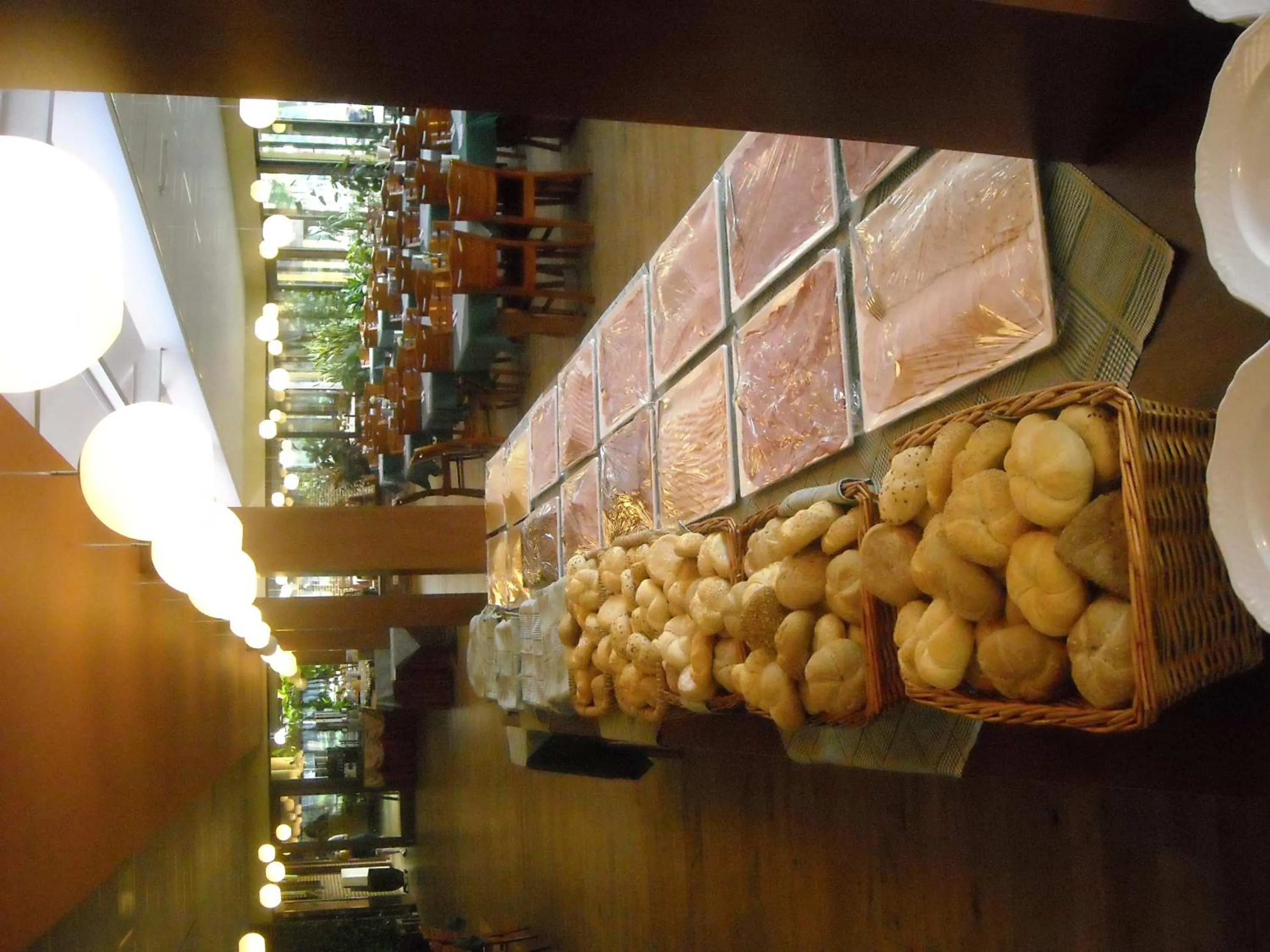 Buffet breakfast in Hotel De Watermolen