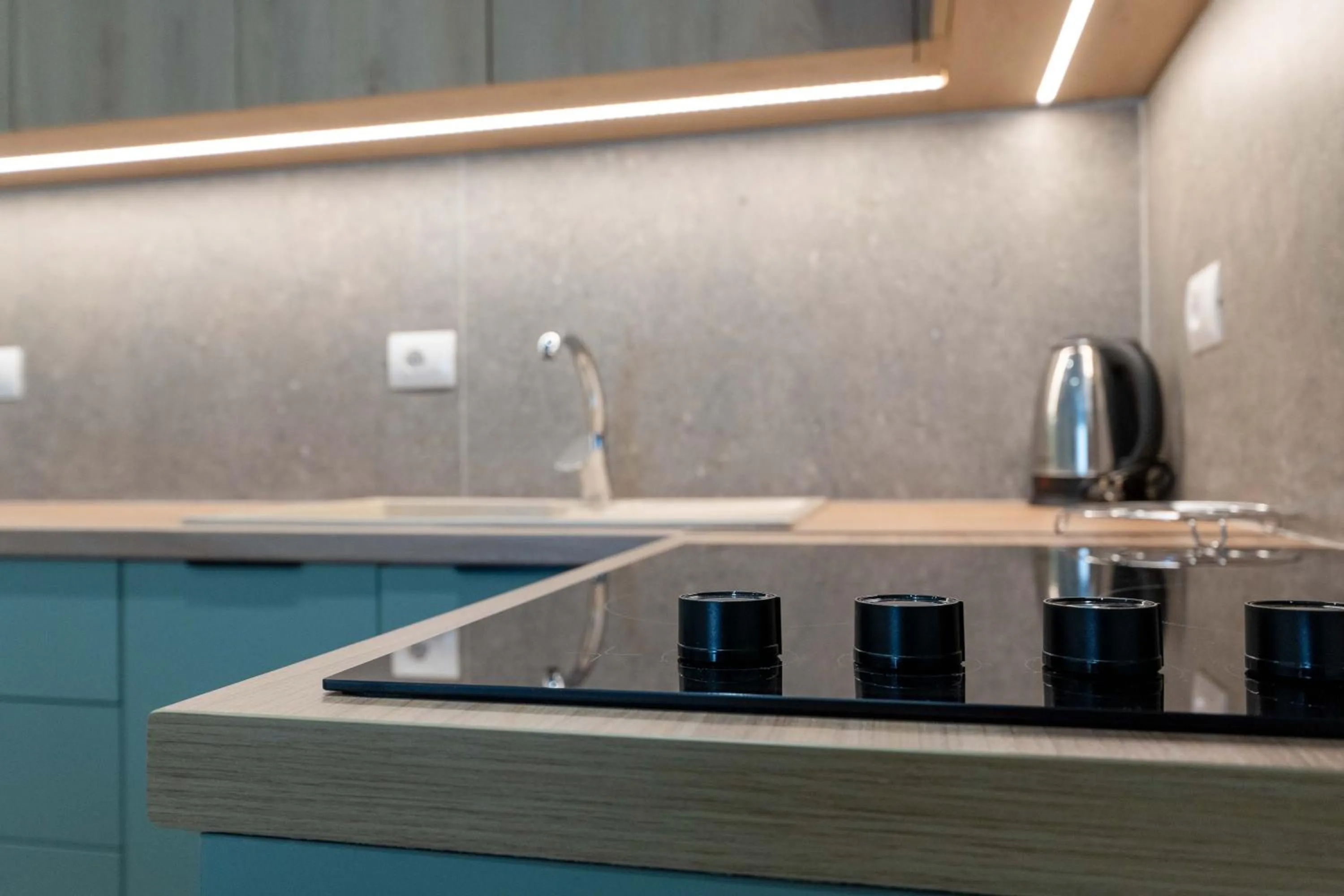 Kitchen or kitchenette in Regal Luxury Apartments