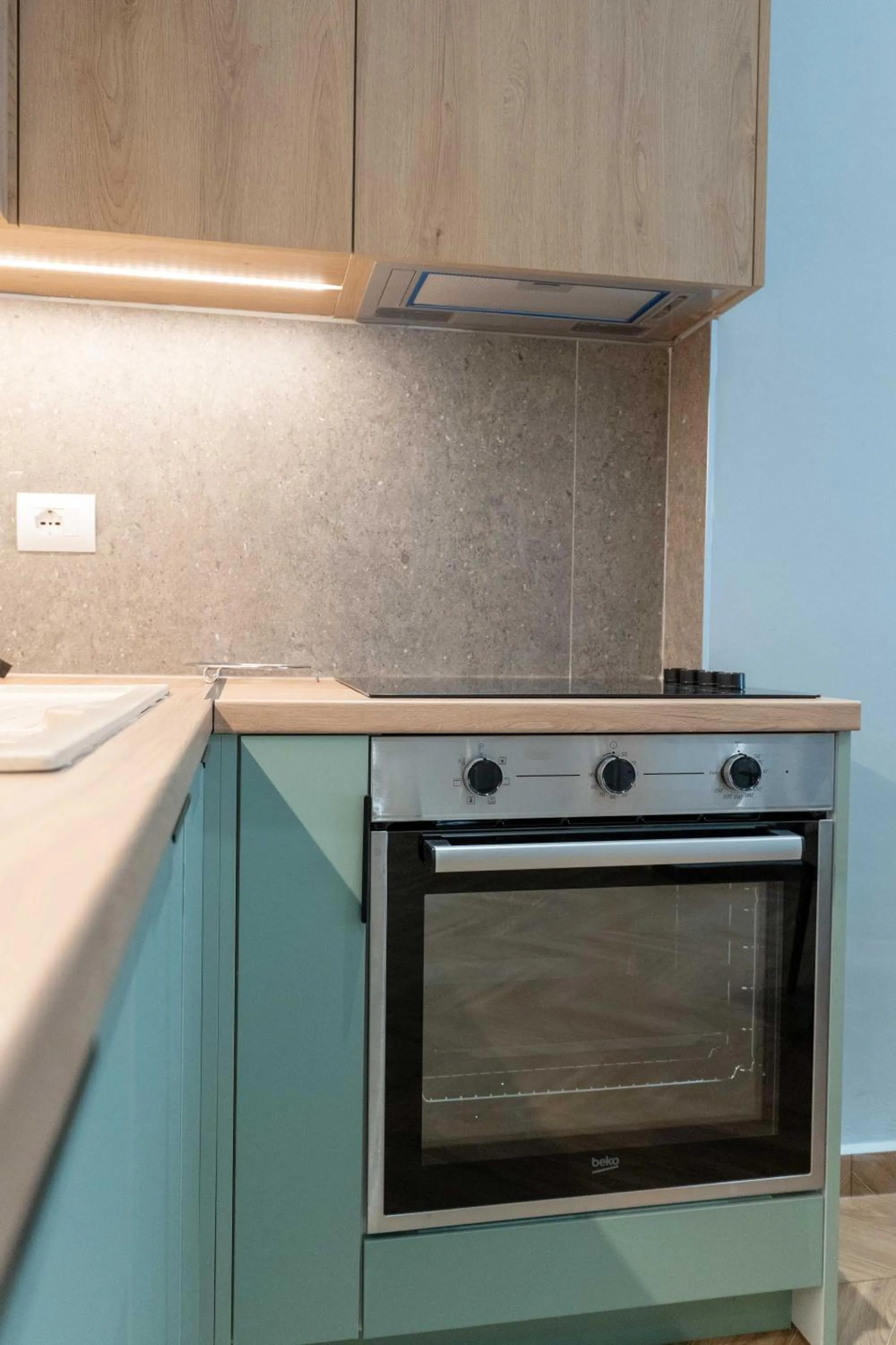Kitchen or kitchenette in Regal Luxury Apartments